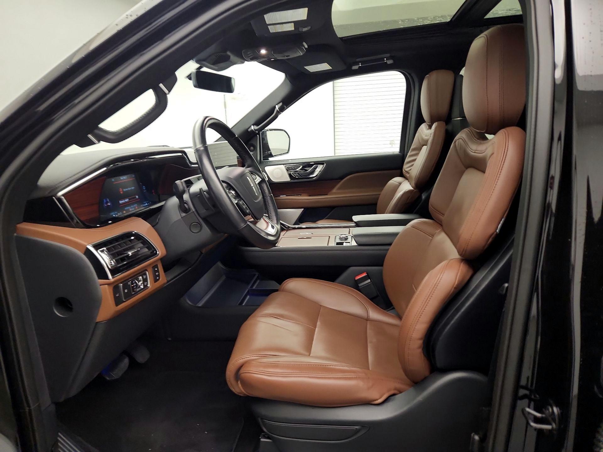 Thumbnail: 2023 Lincoln Navigator - 11