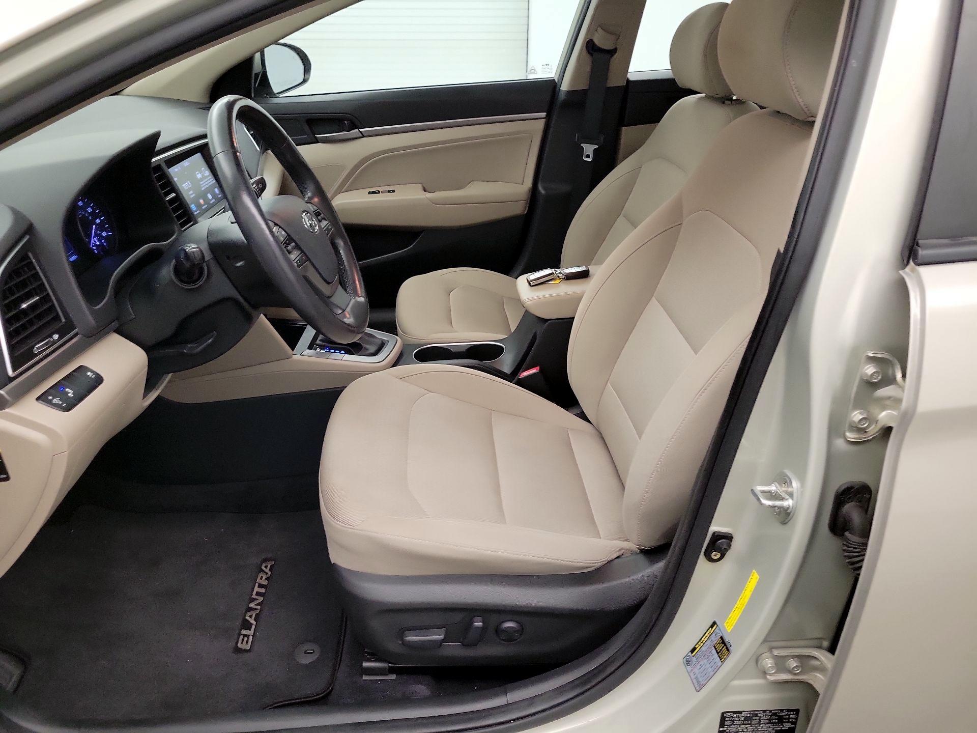 Thumbnail: 2017 Hyundai Elantra - 9