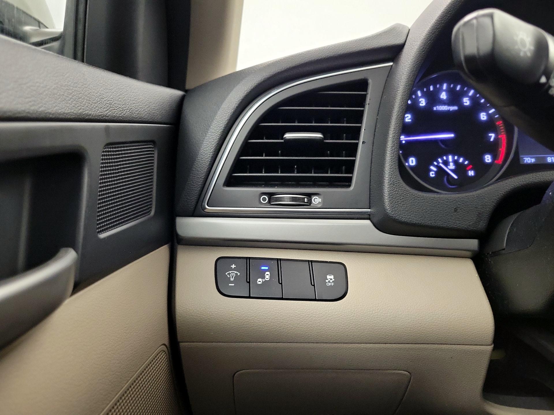 Thumbnail: 2017 Hyundai Elantra - 11