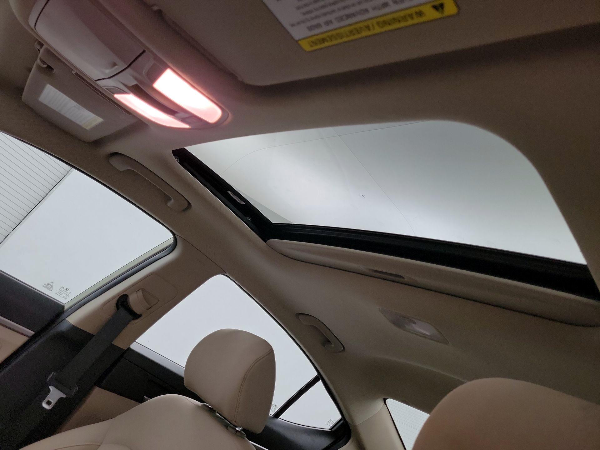 Thumbnail: 2017 Hyundai Elantra - 17