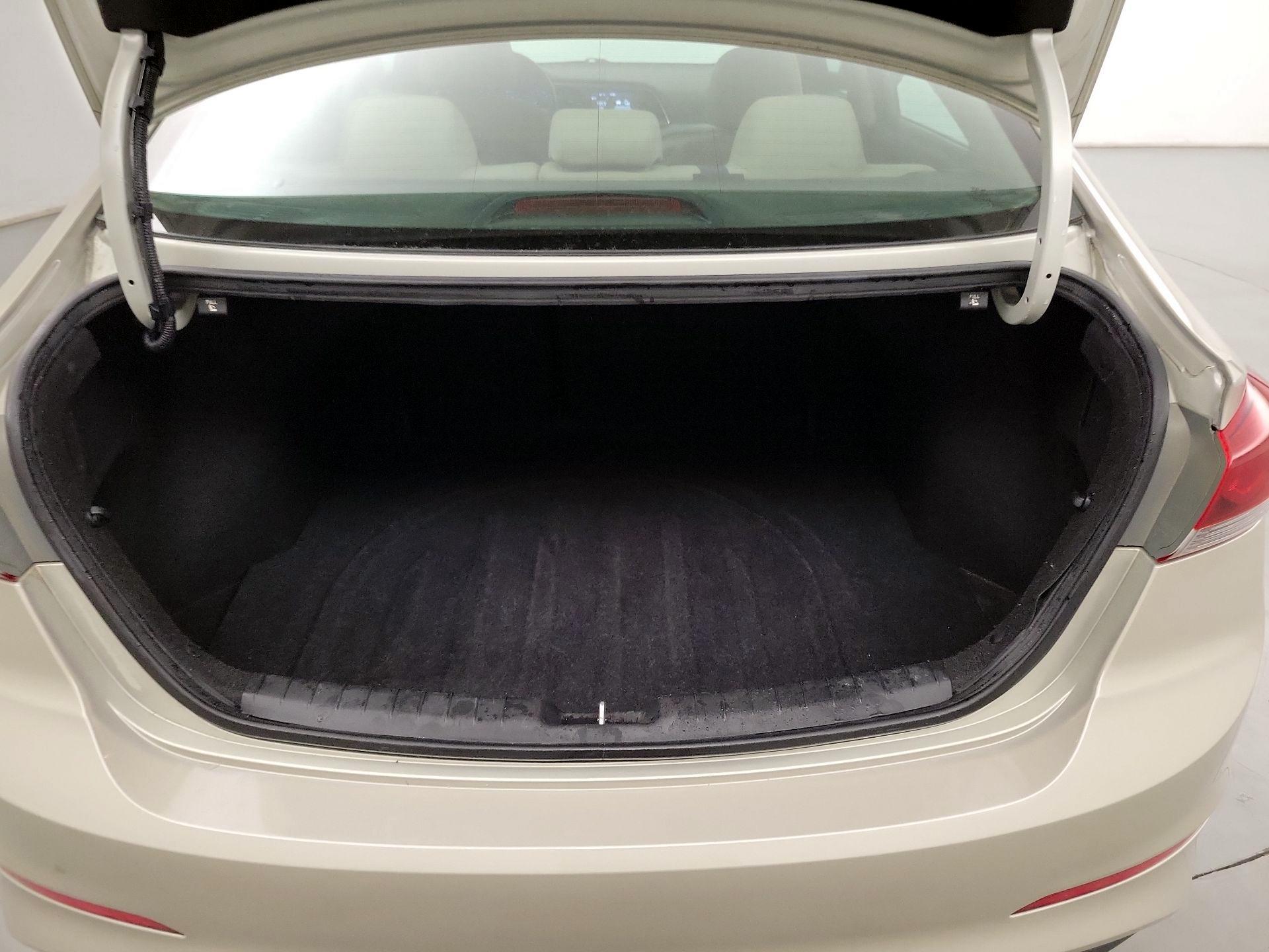 Thumbnail: 2017 Hyundai Elantra - 19