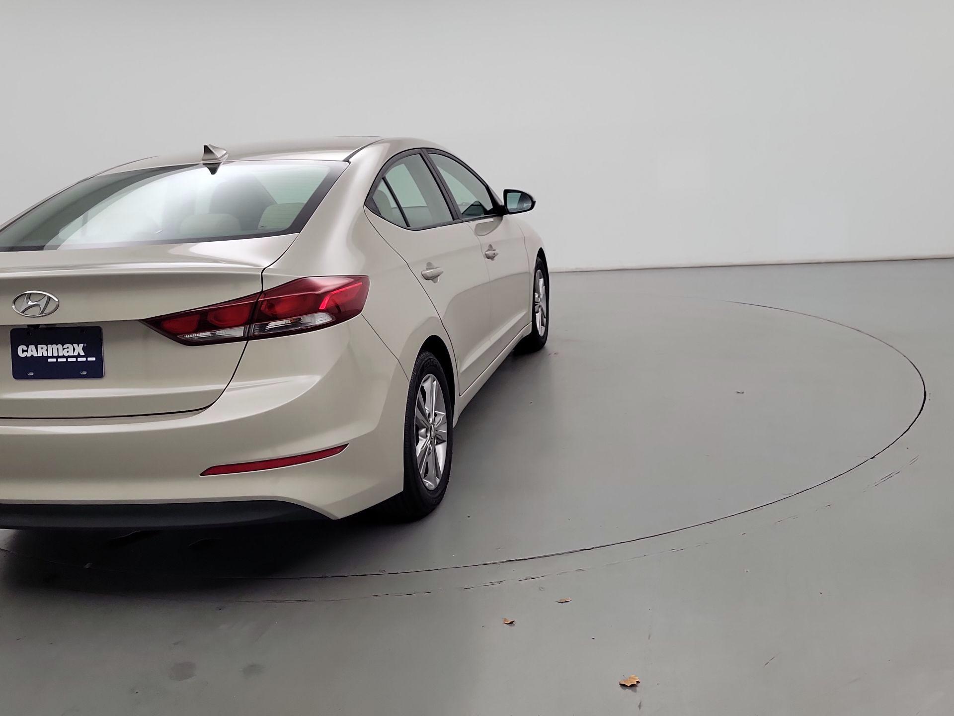 Thumbnail: 2017 Hyundai Elantra - 5