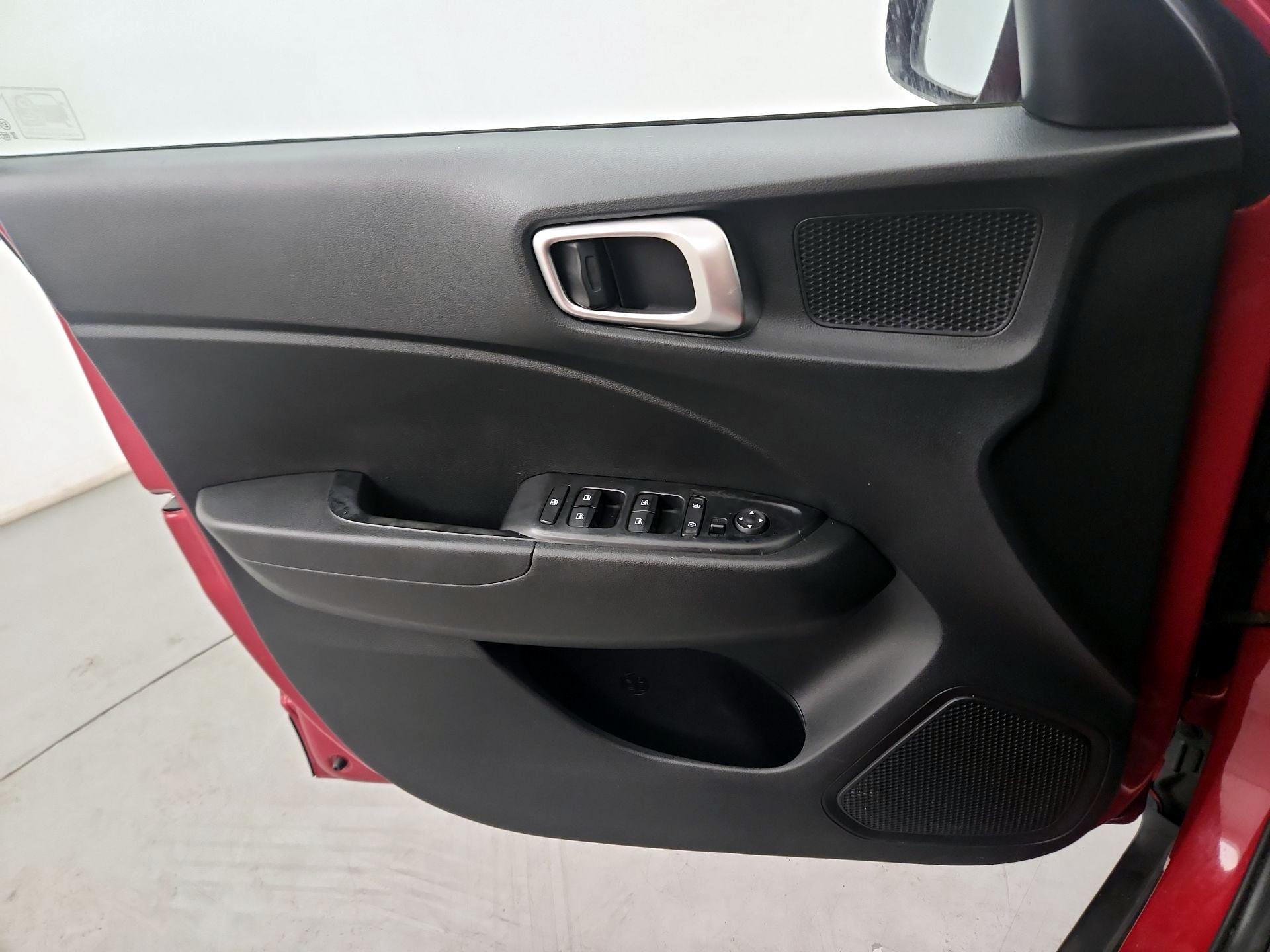 Thumbnail: 2021 Hyundai Venue - 10