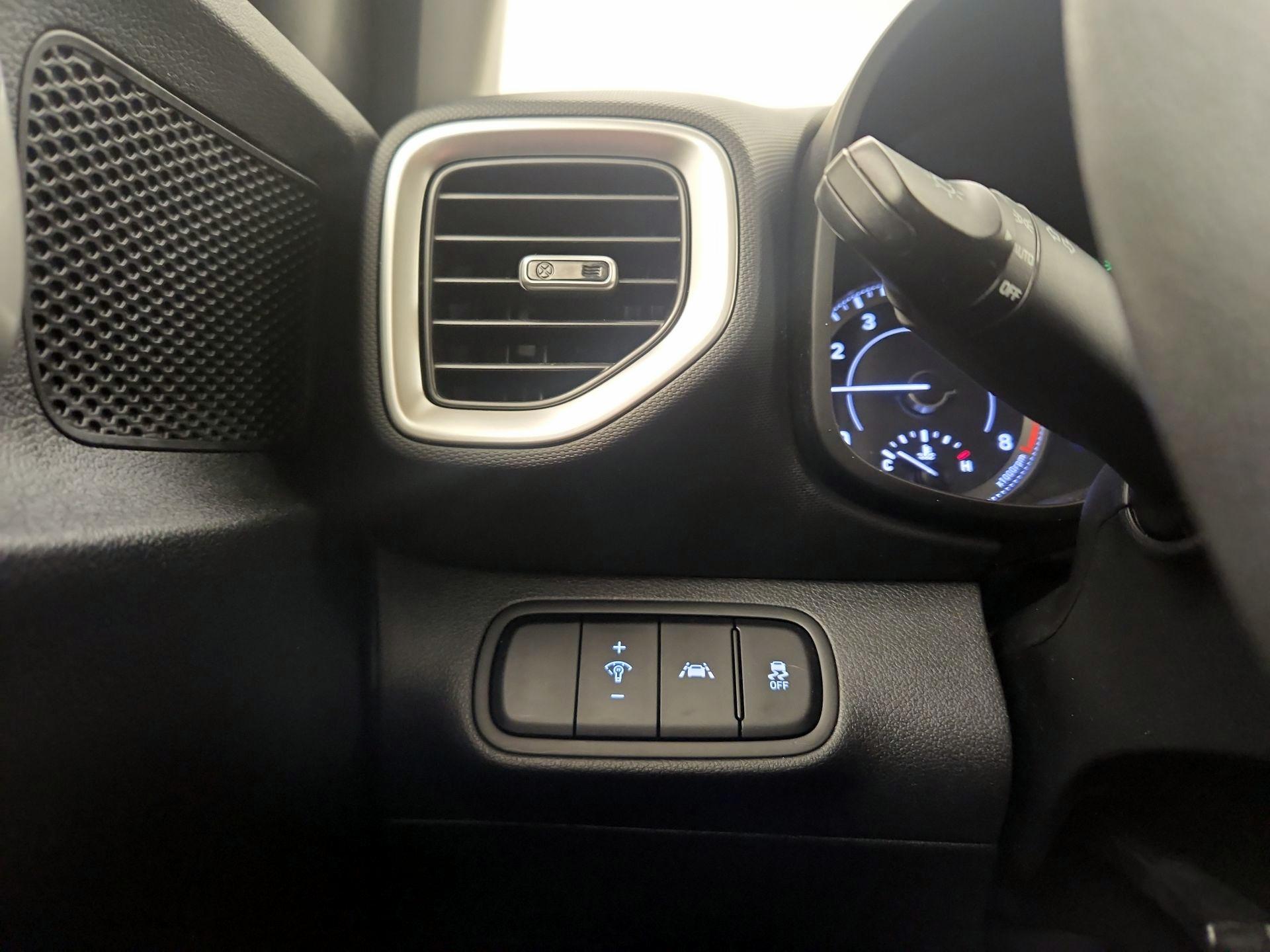 Thumbnail: 2021 Hyundai Venue - 11