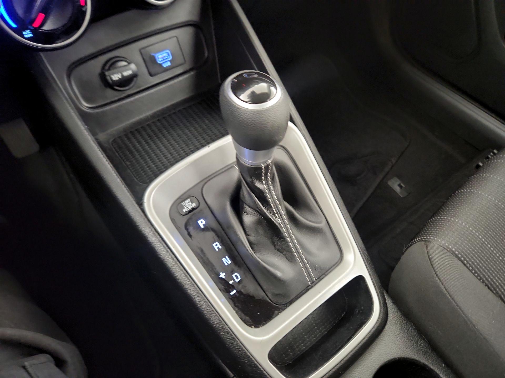 Thumbnail: 2021 Hyundai Venue - 15