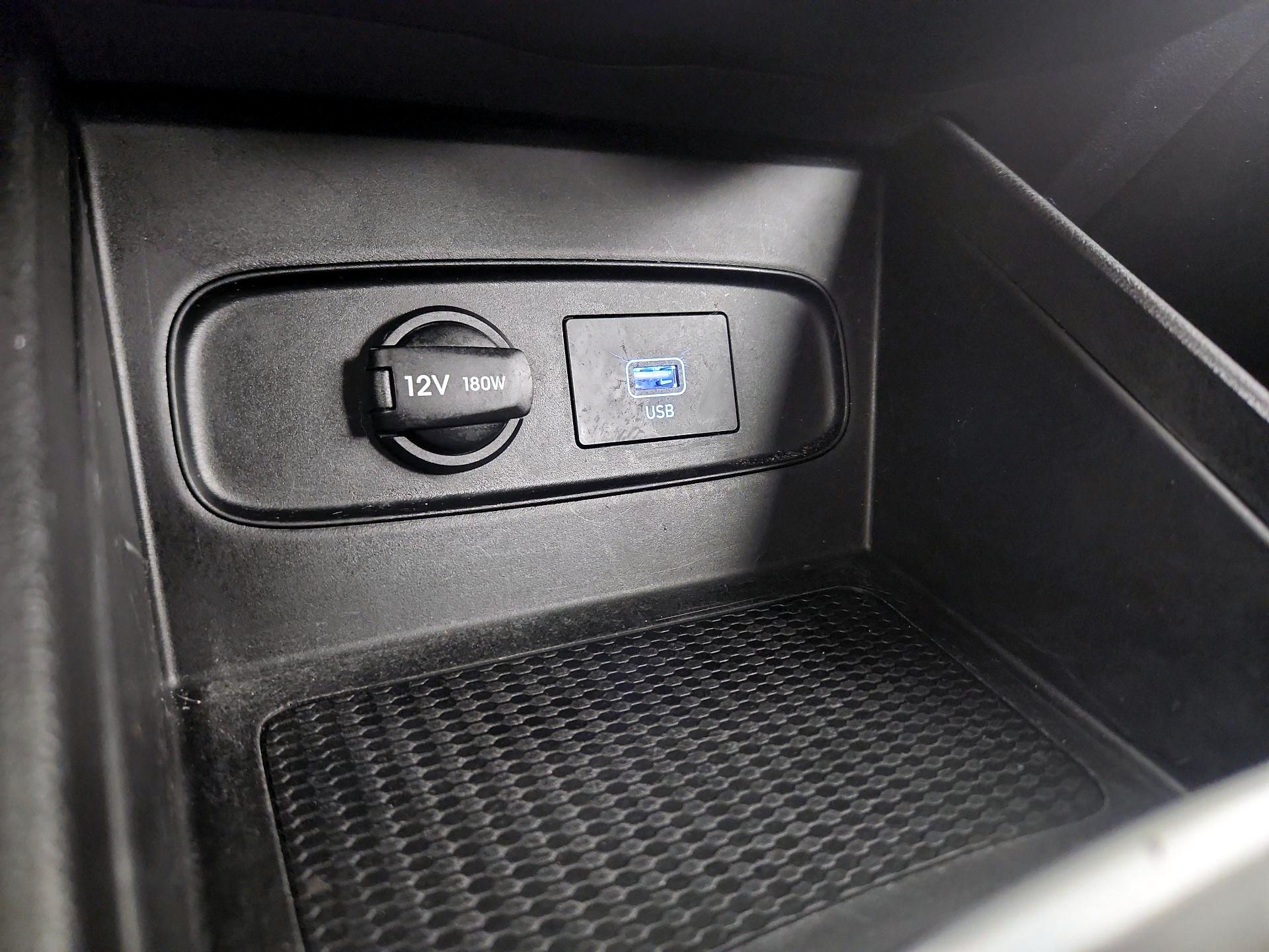 Thumbnail: 2021 Hyundai Venue - 16