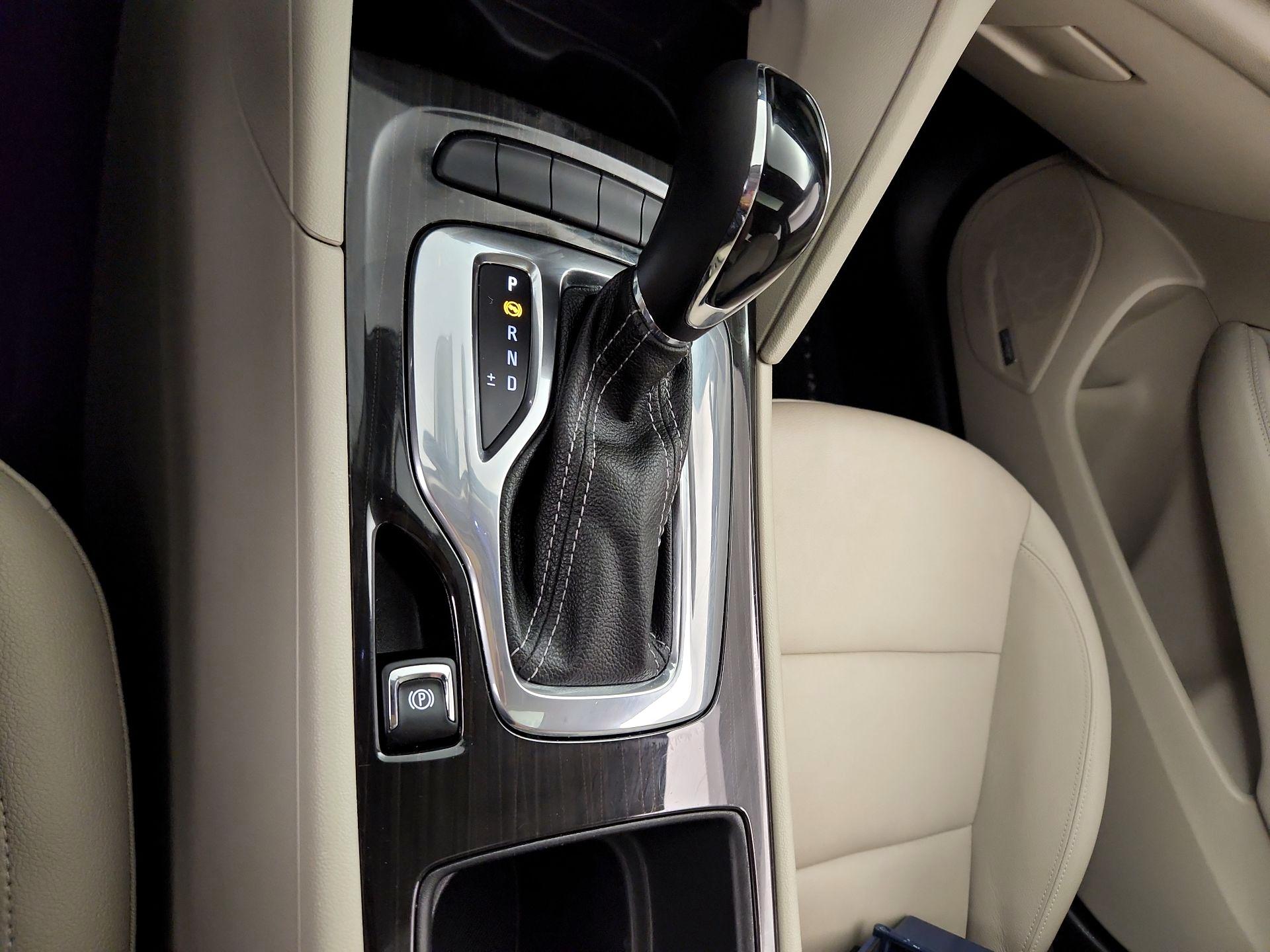 Thumbnail: 2019 Buick Regal - 18
