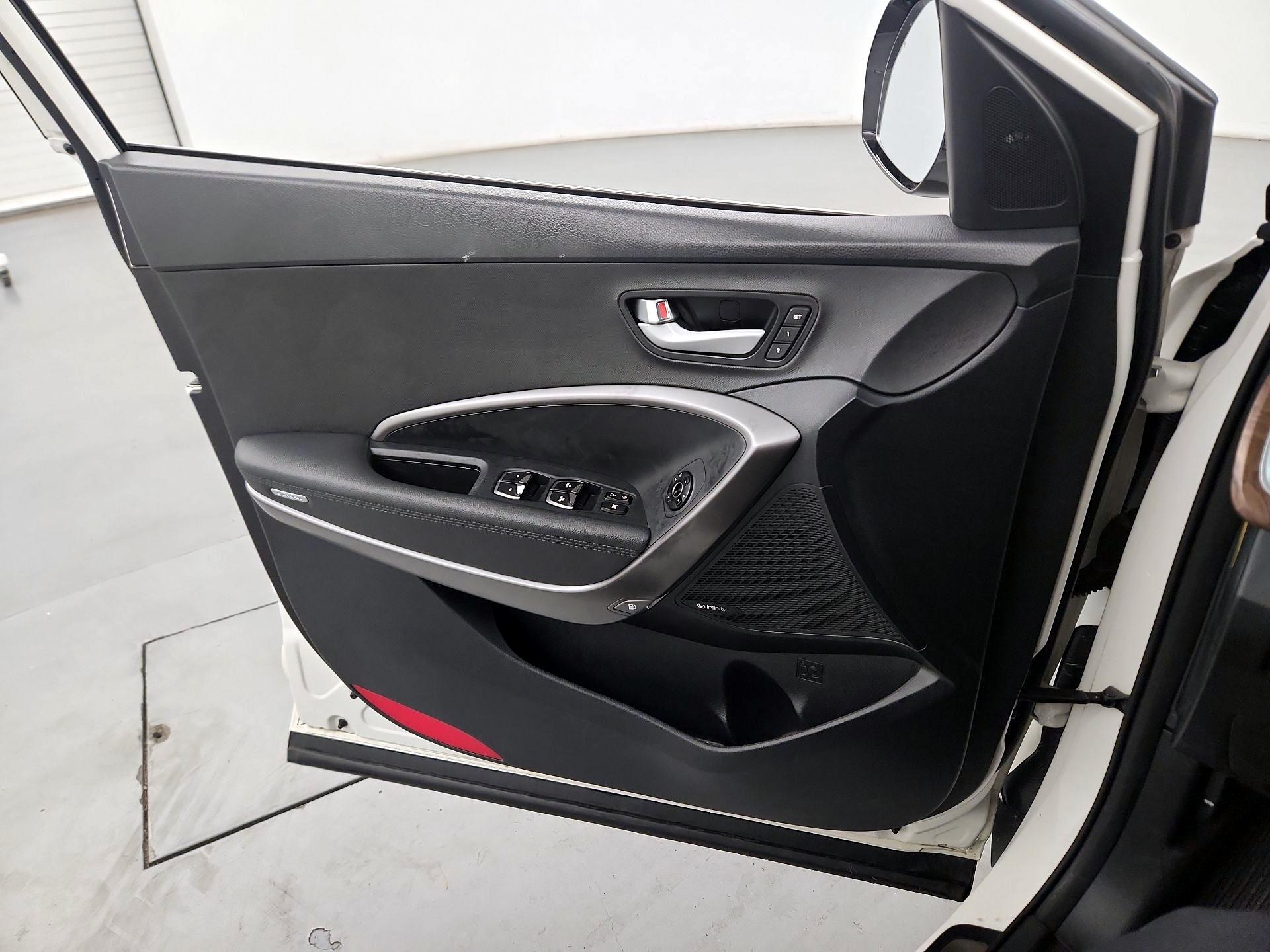 Thumbnail: 2017 Hyundai Santa Fe - 12