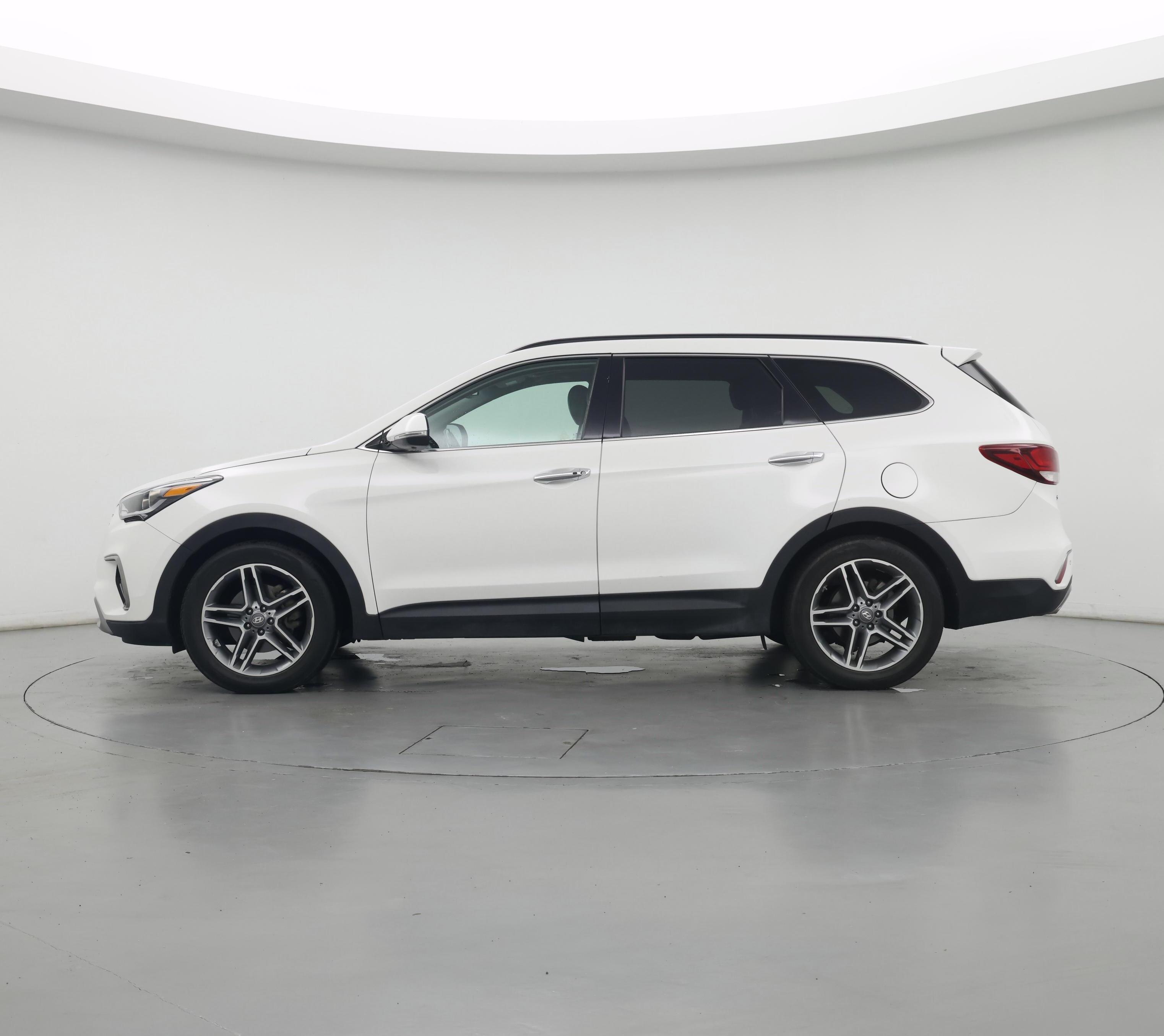 Thumbnail: 2017 Hyundai Santa Fe - 3