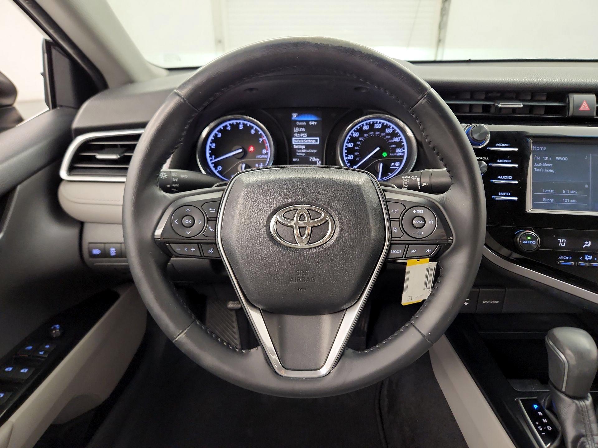 Thumbnail: 2018 Toyota Camry - 10