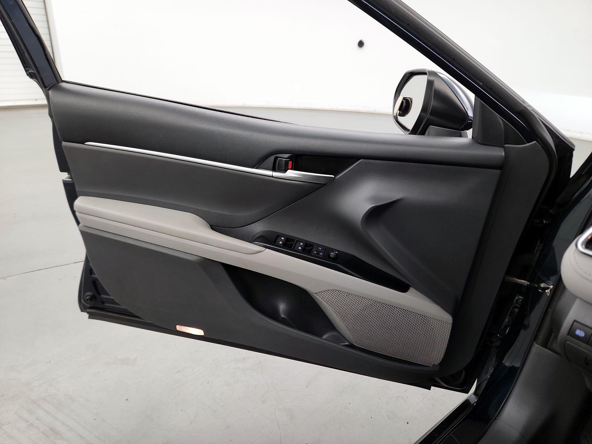 Thumbnail: 2018 Toyota Camry - 12