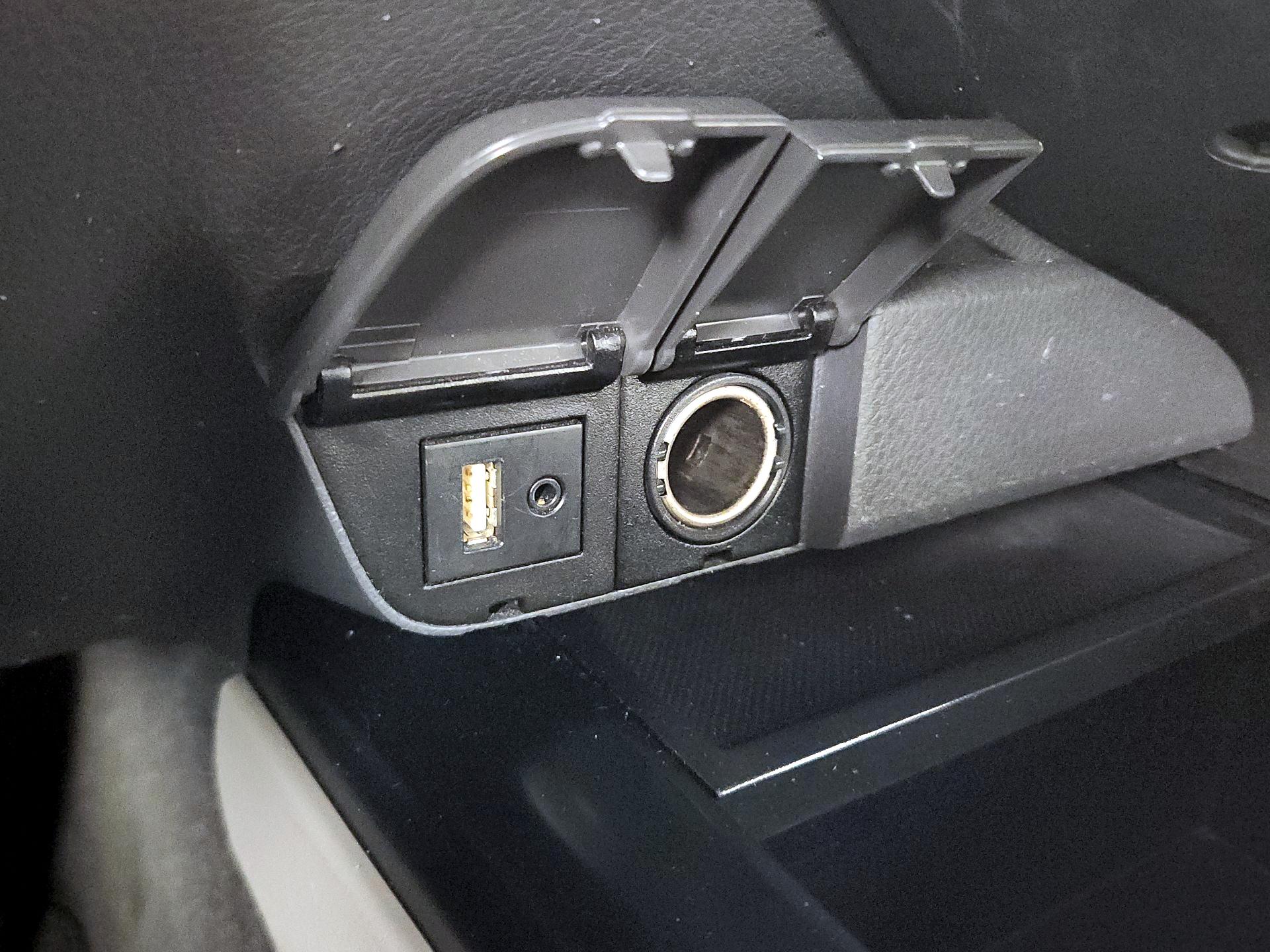 Thumbnail: 2018 Toyota Camry - 18