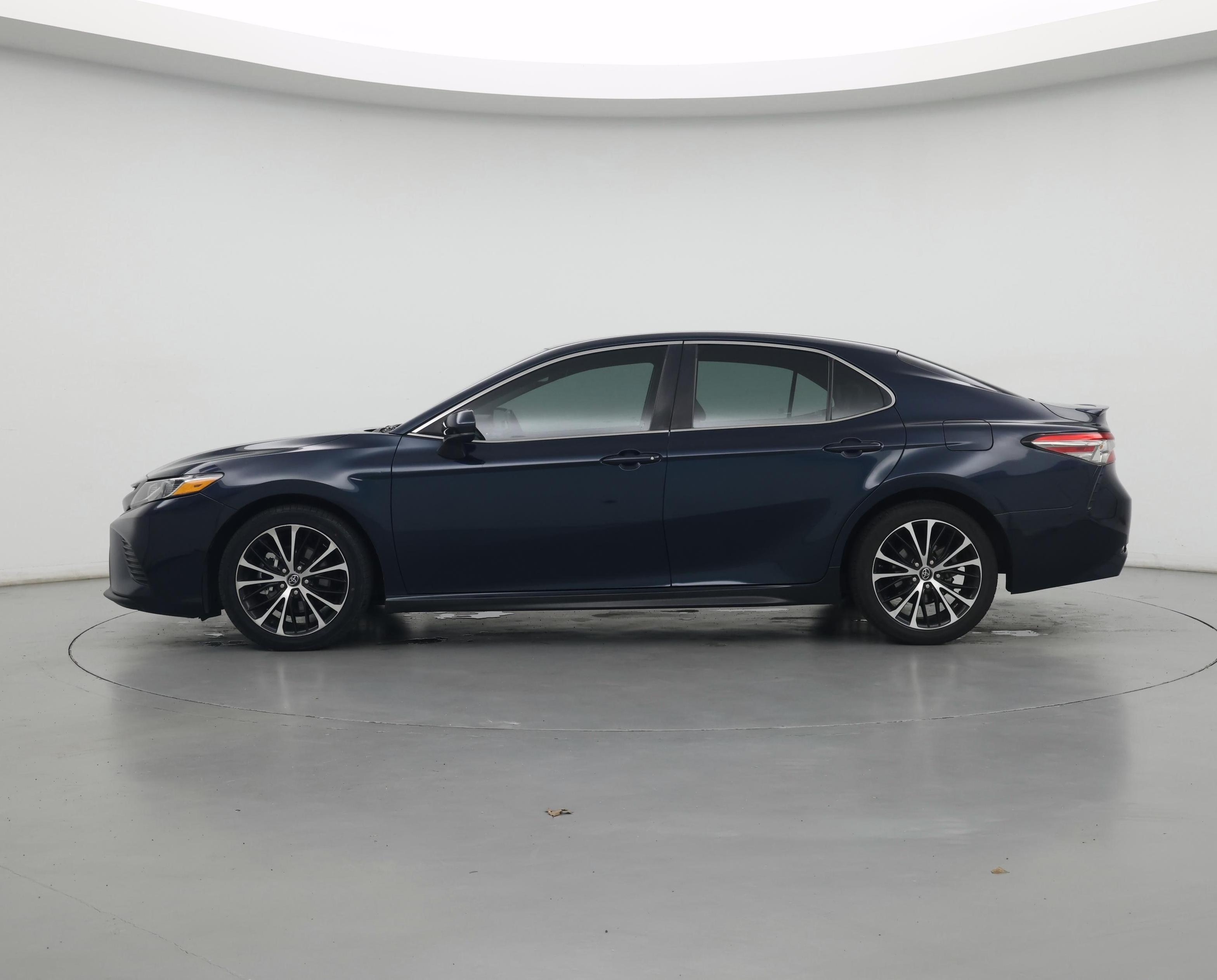 Thumbnail: 2018 Toyota Camry - 3