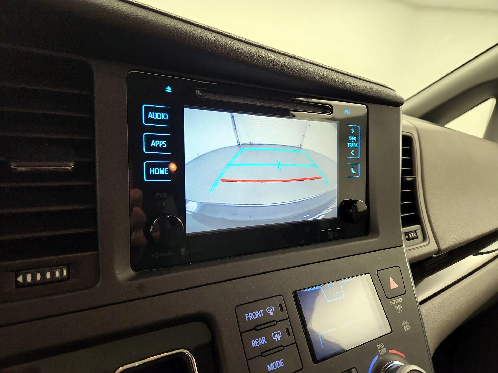 Thumbnail: 2015 Toyota Sienna - 13