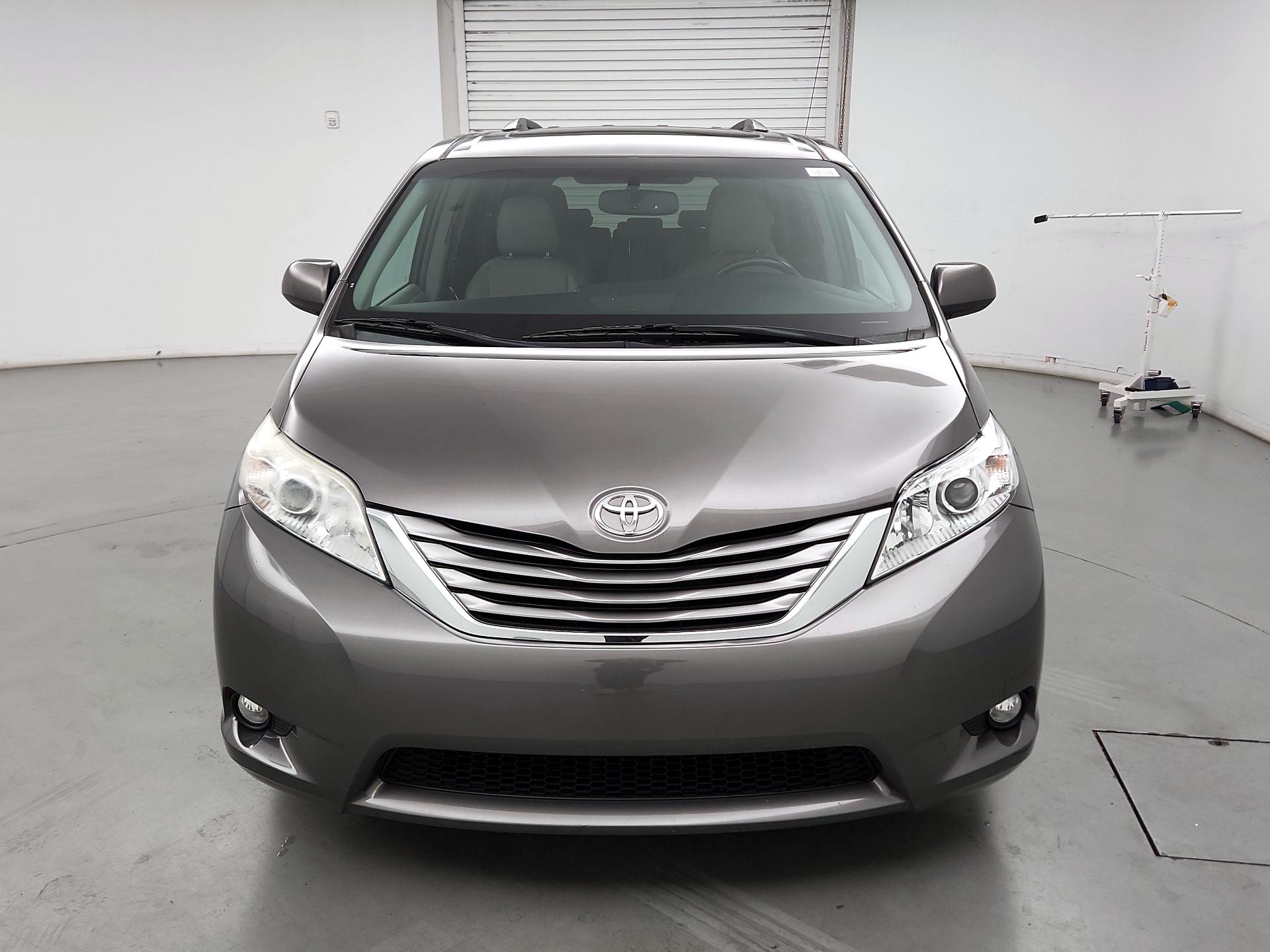 Thumbnail: 2015 Toyota Sienna - 2