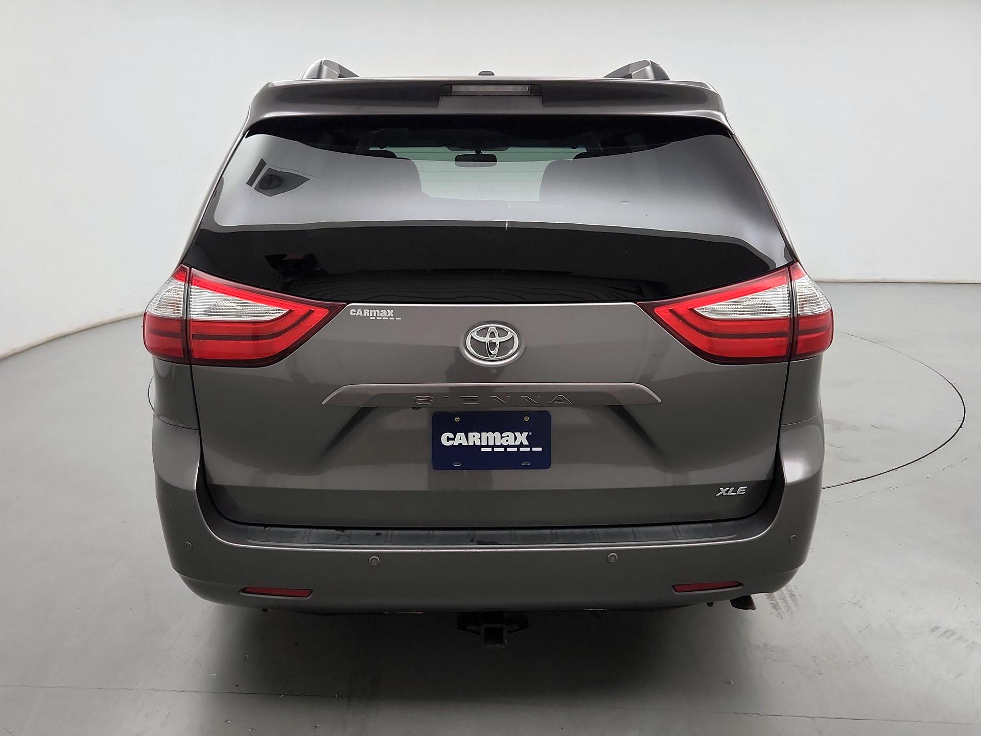 Thumbnail: 2015 Toyota Sienna - 6