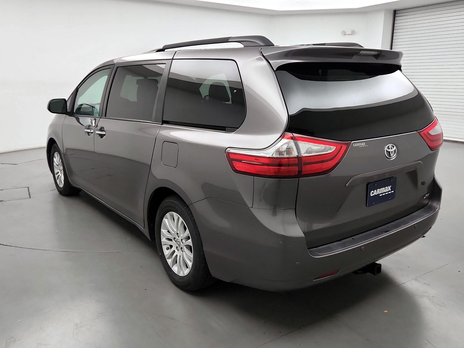 Thumbnail: 2015 Toyota Sienna - 7
