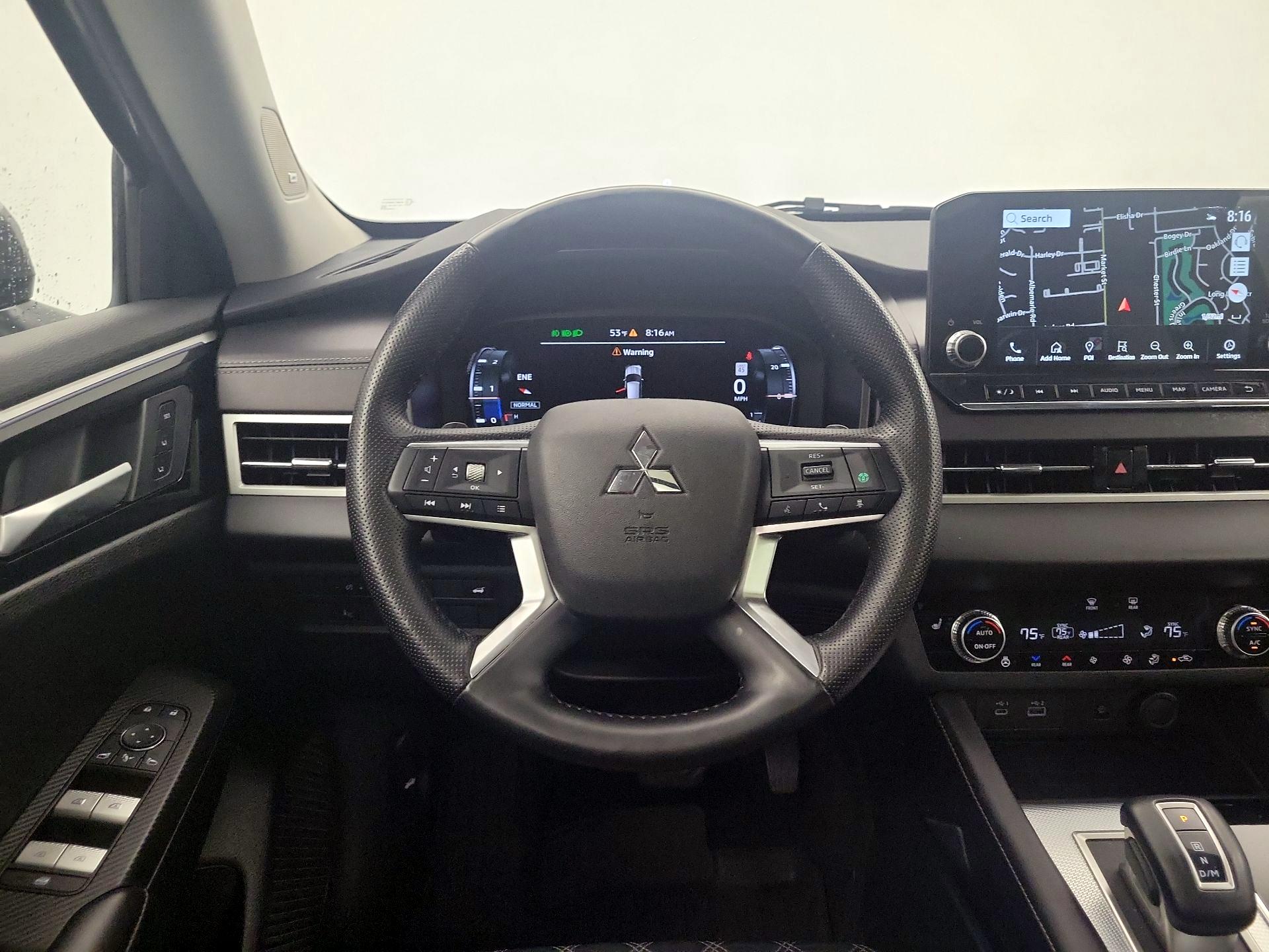 Thumbnail: 2024 Mitsubishi Outlander - 10