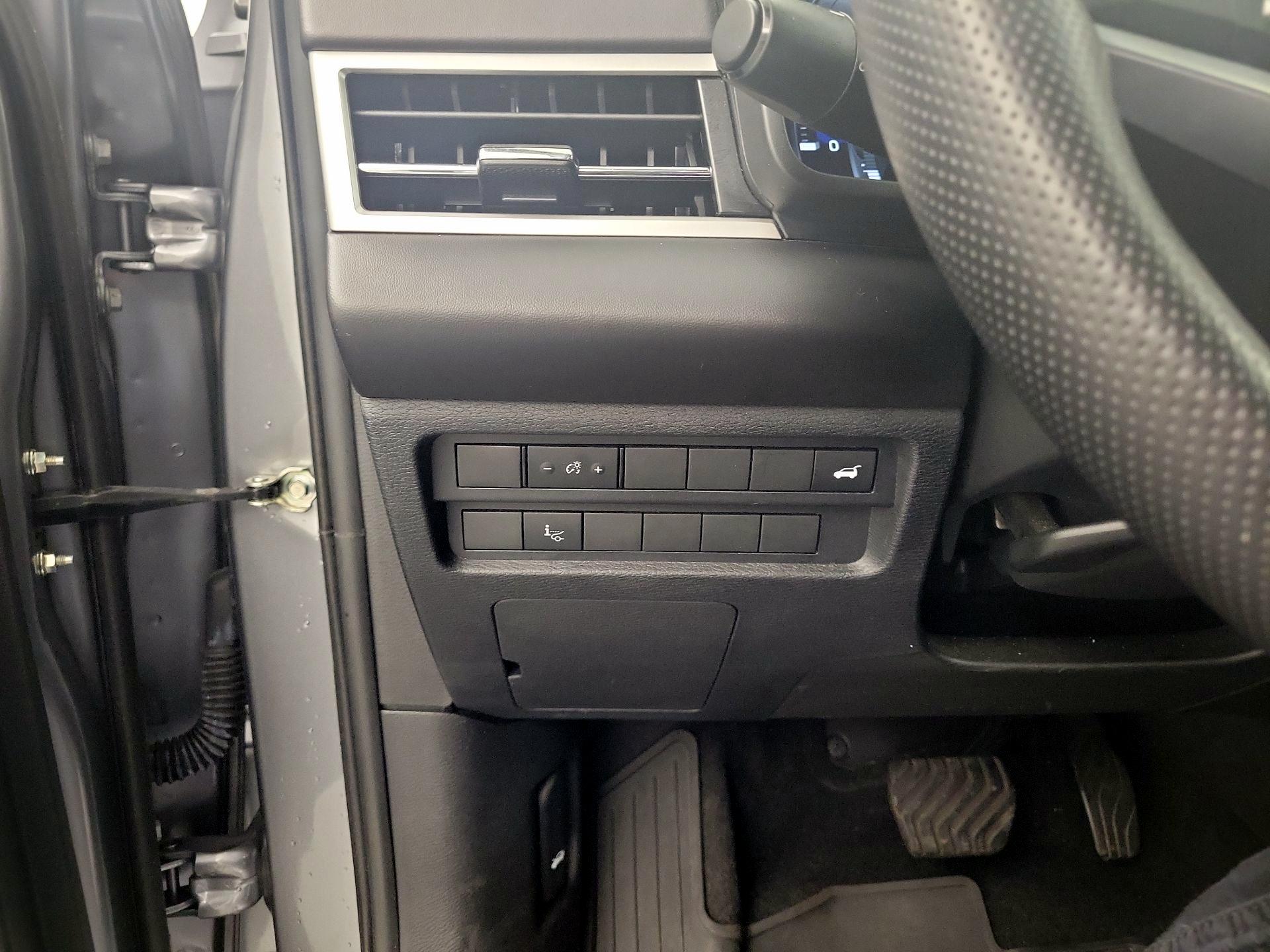 Thumbnail: 2024 Mitsubishi Outlander - 13