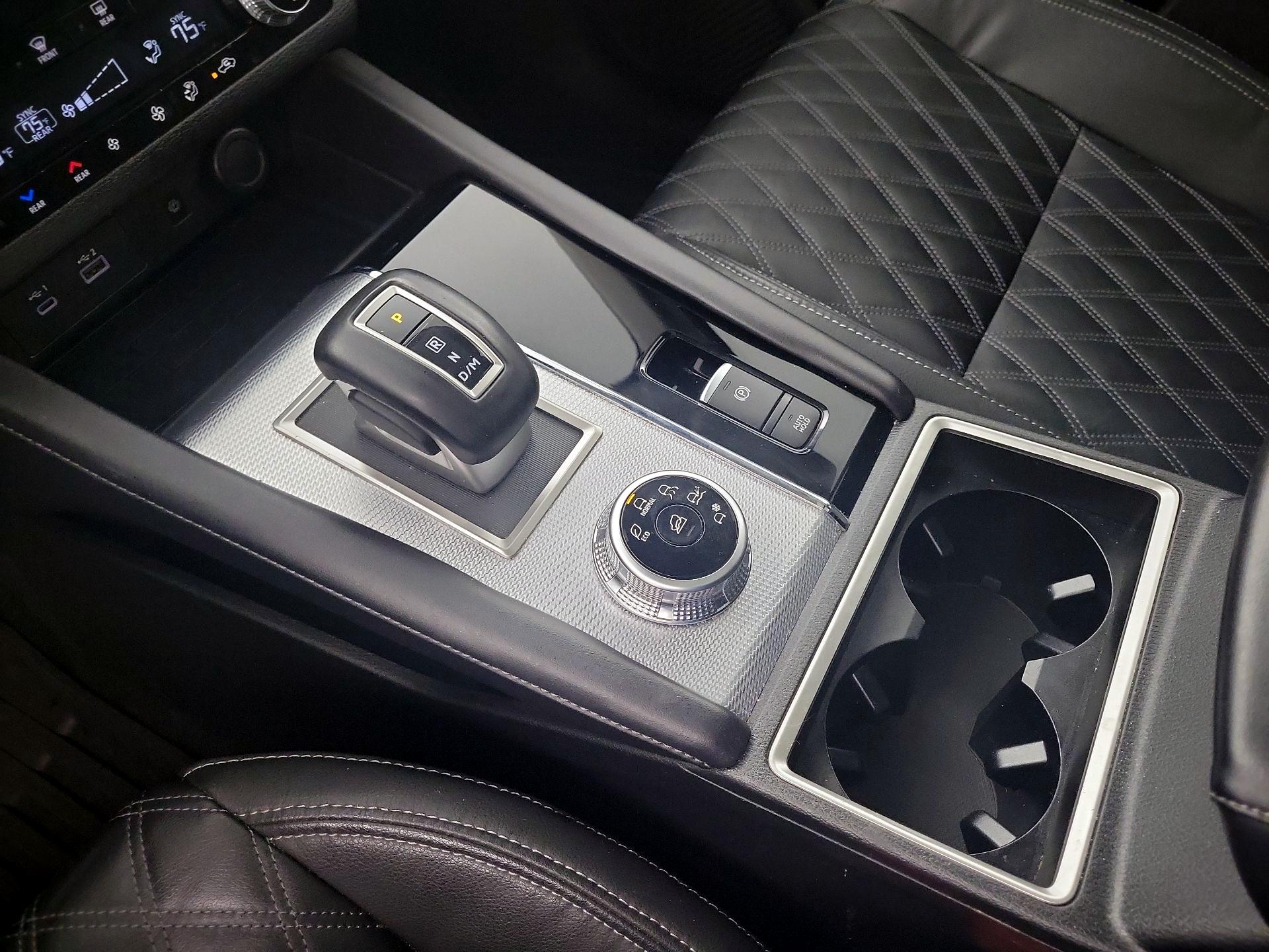 Thumbnail: 2024 Mitsubishi Outlander - 18