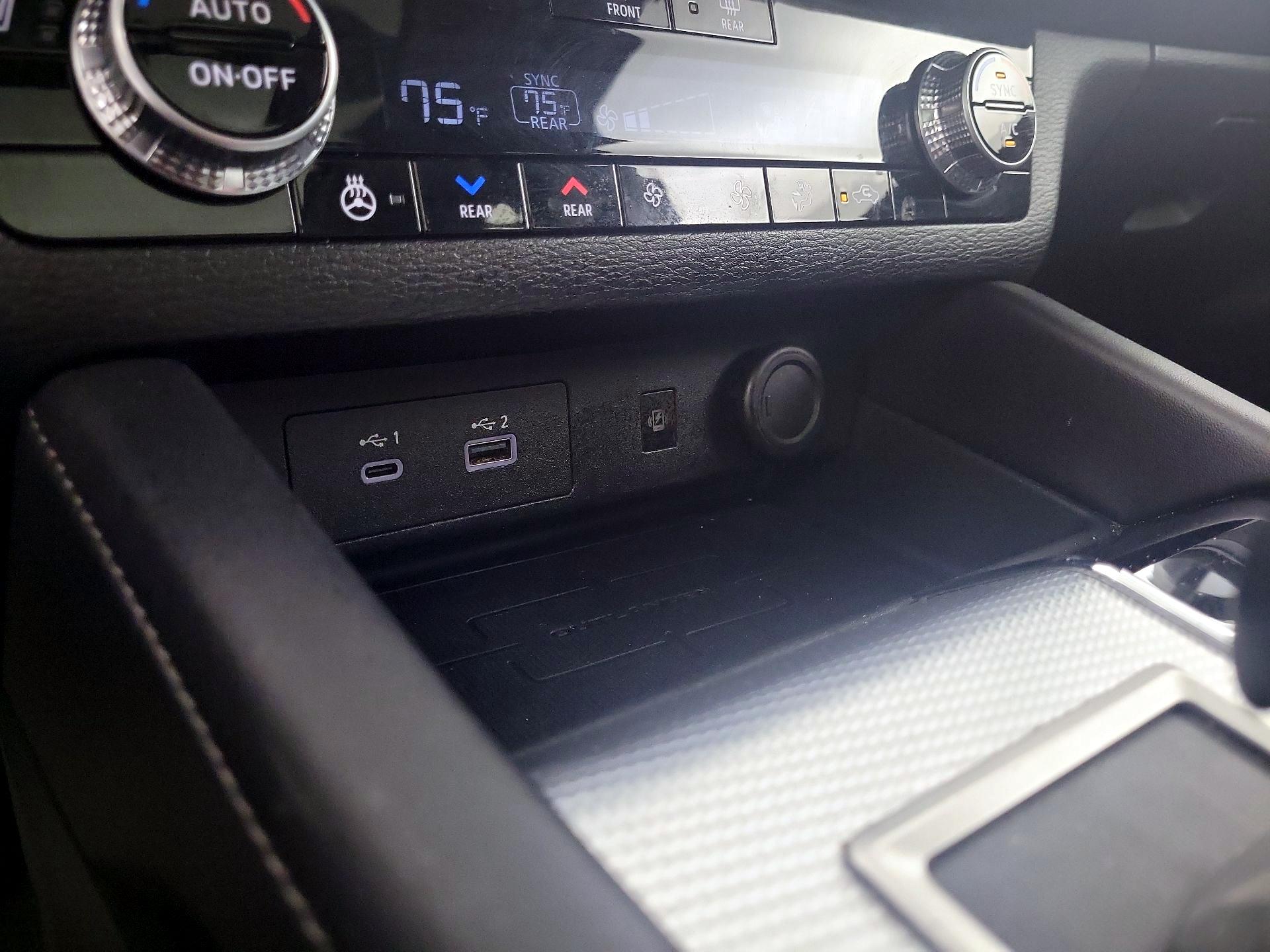 Thumbnail: 2024 Mitsubishi Outlander - 19