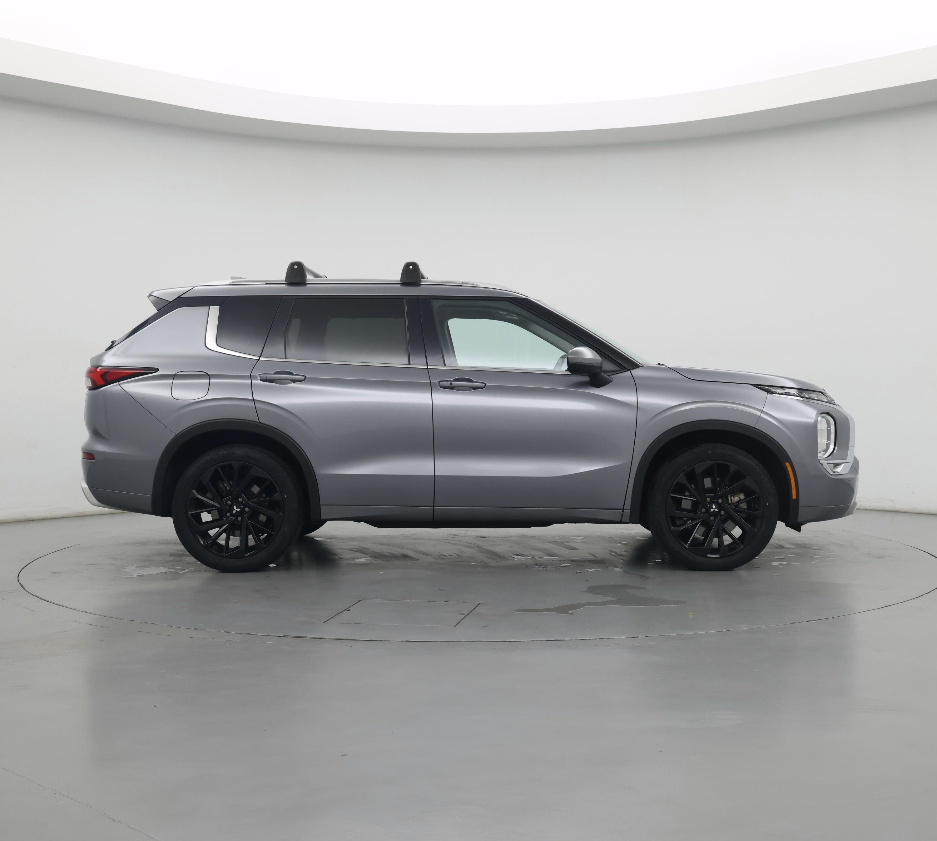 Thumbnail: 2024 Mitsubishi Outlander - 7