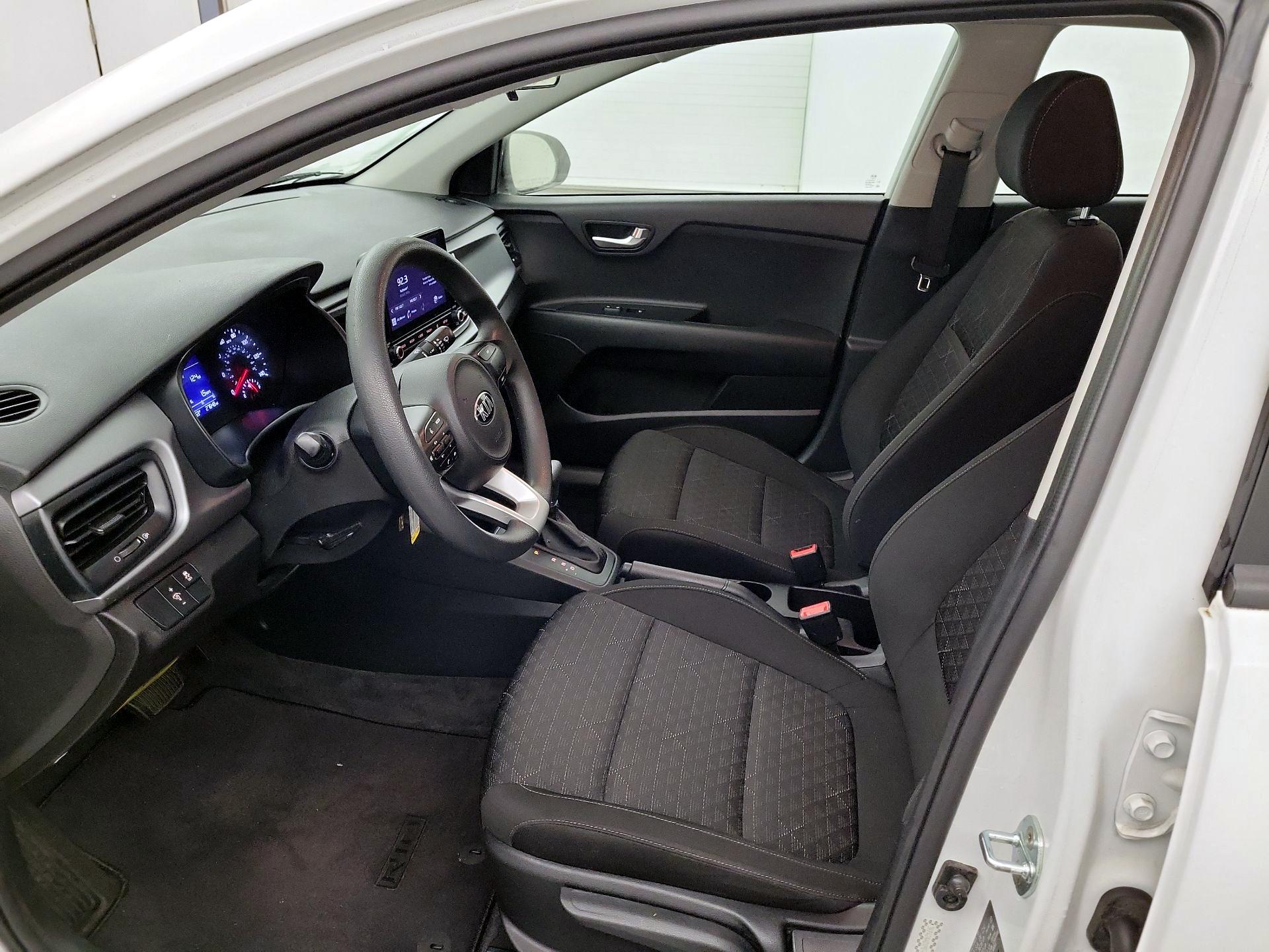 Thumbnail: 2021 Kia Rio - 9