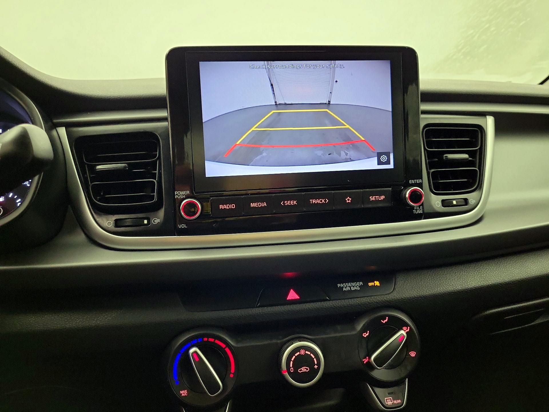 Thumbnail: 2021 Kia Rio - 11