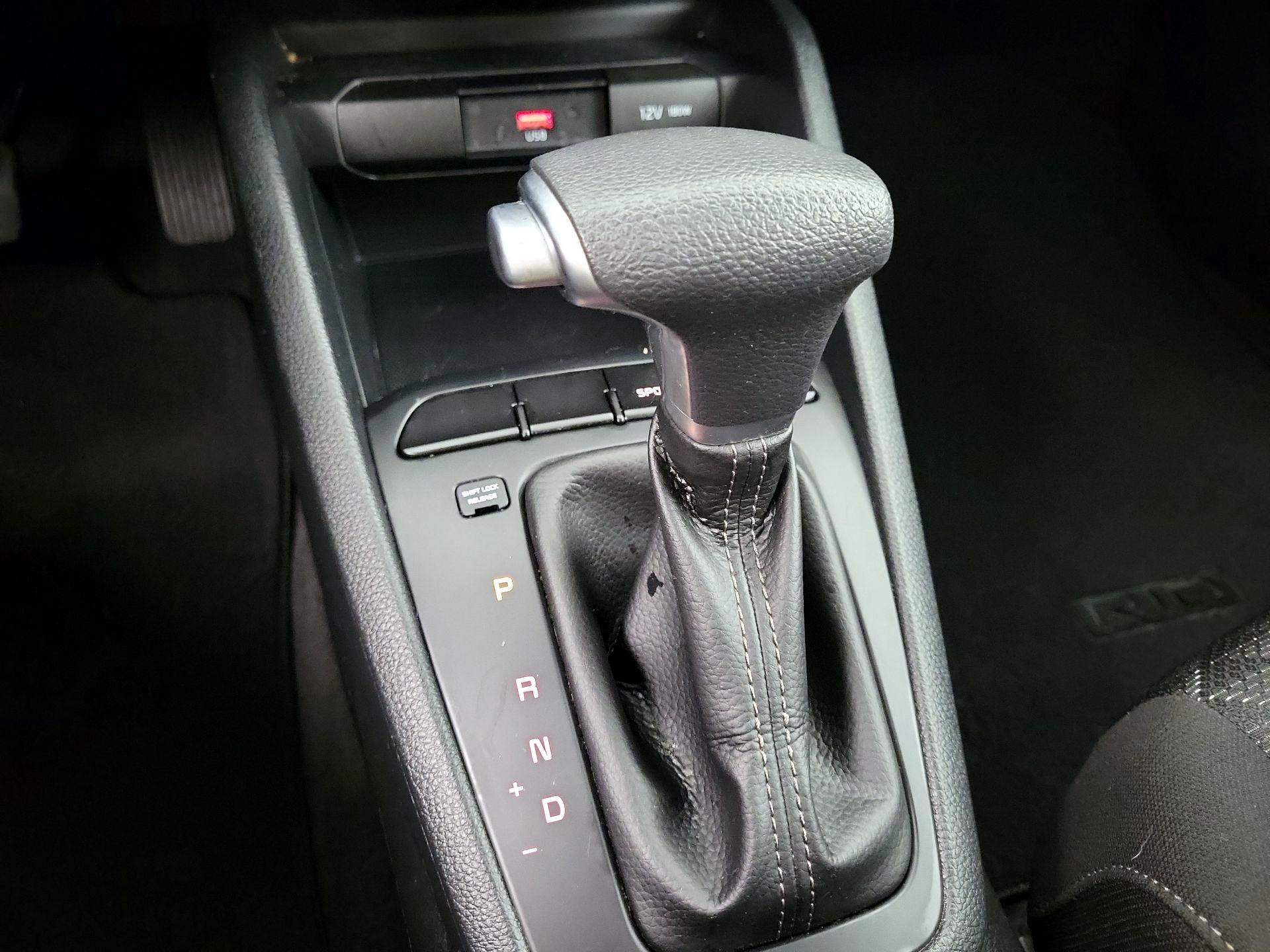 Thumbnail: 2021 Kia Rio - 14