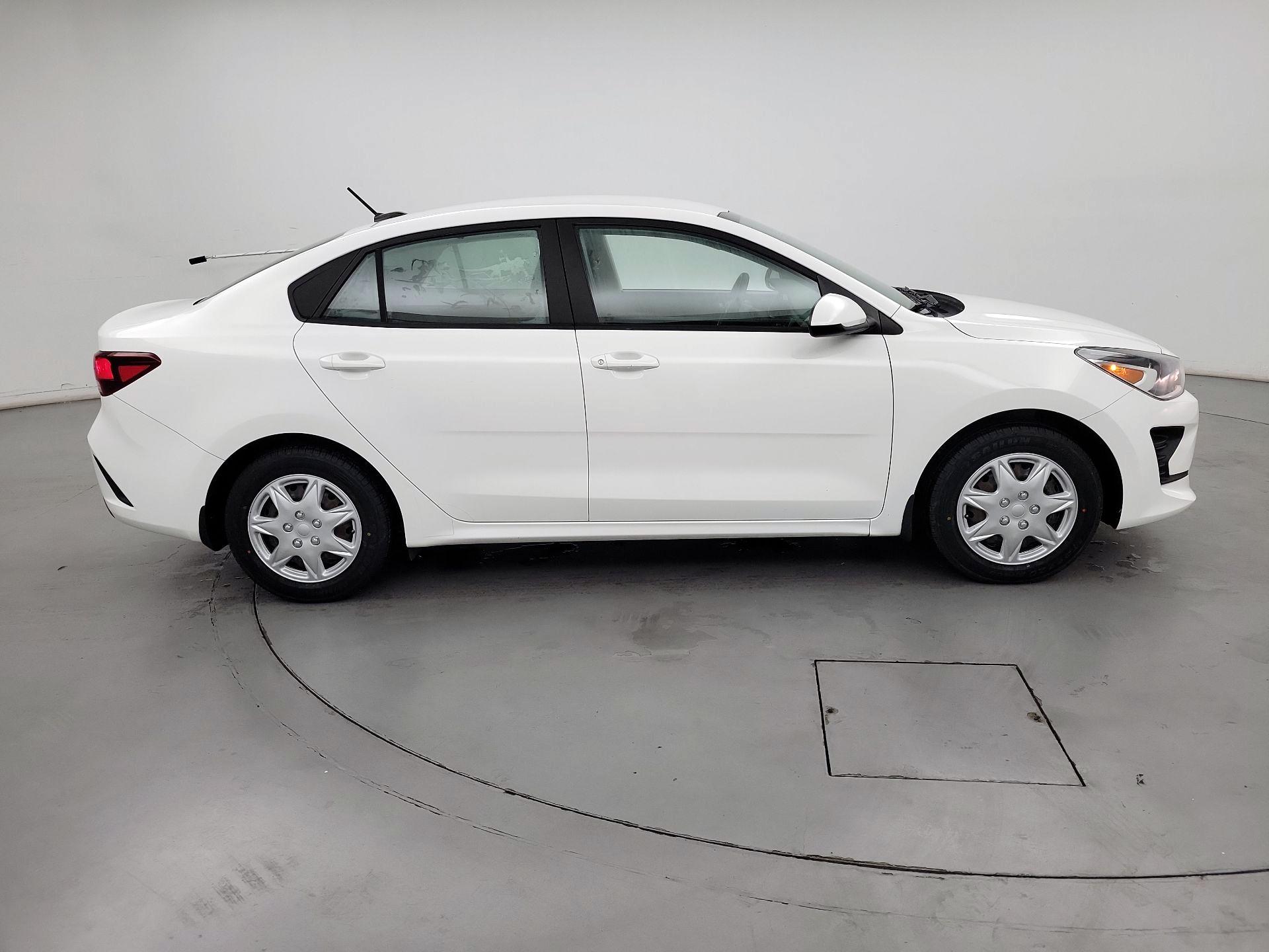 Thumbnail: 2021 Kia Rio - 4