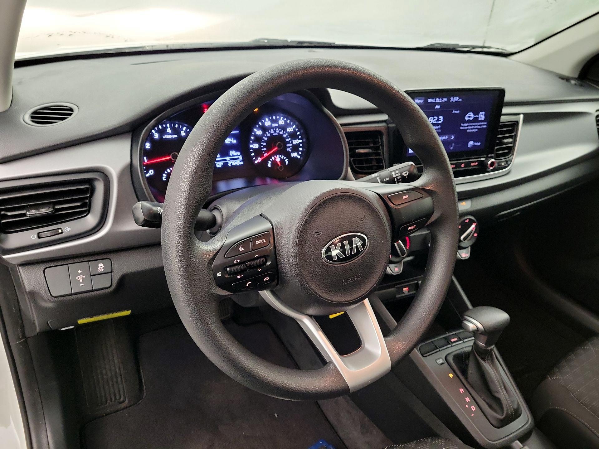 Thumbnail: 2021 Kia Rio - 8