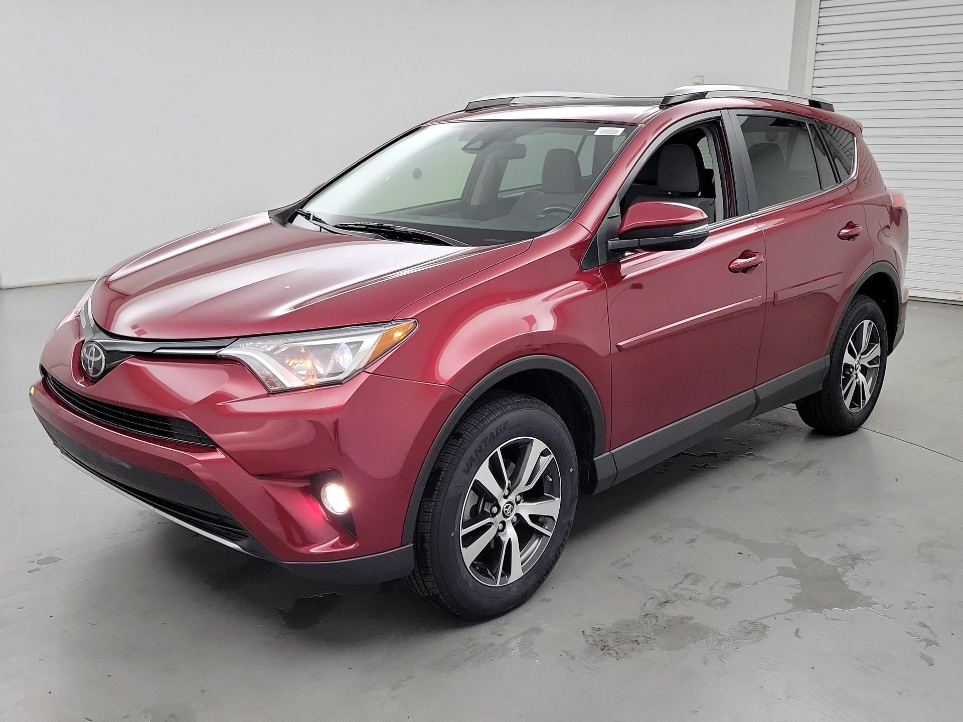 Thumbnail: 2018 Toyota RAV4 - 3
