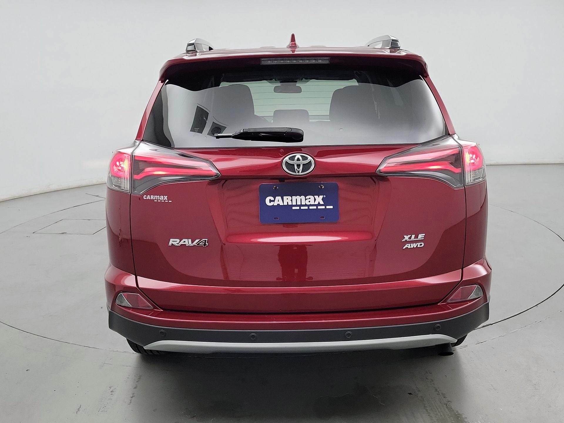 Thumbnail: 2018 Toyota RAV4 - 6