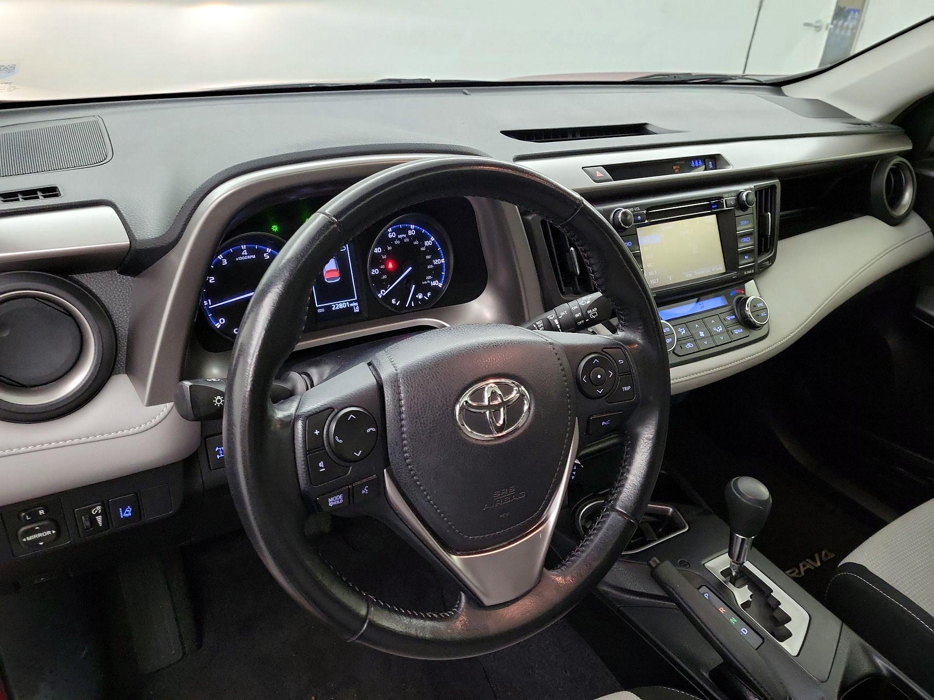 Thumbnail: 2018 Toyota RAV4 - 8