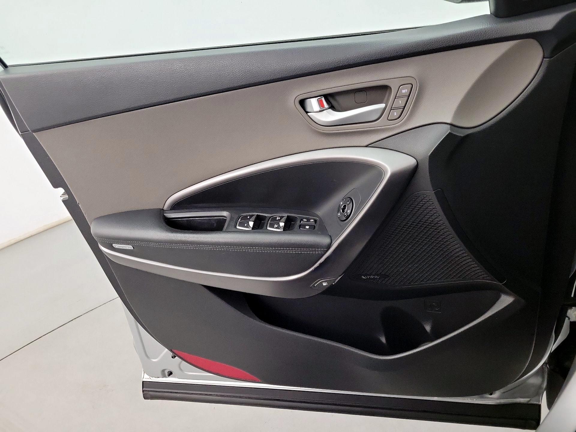 Thumbnail: 2017 Hyundai Santa Fe - 10