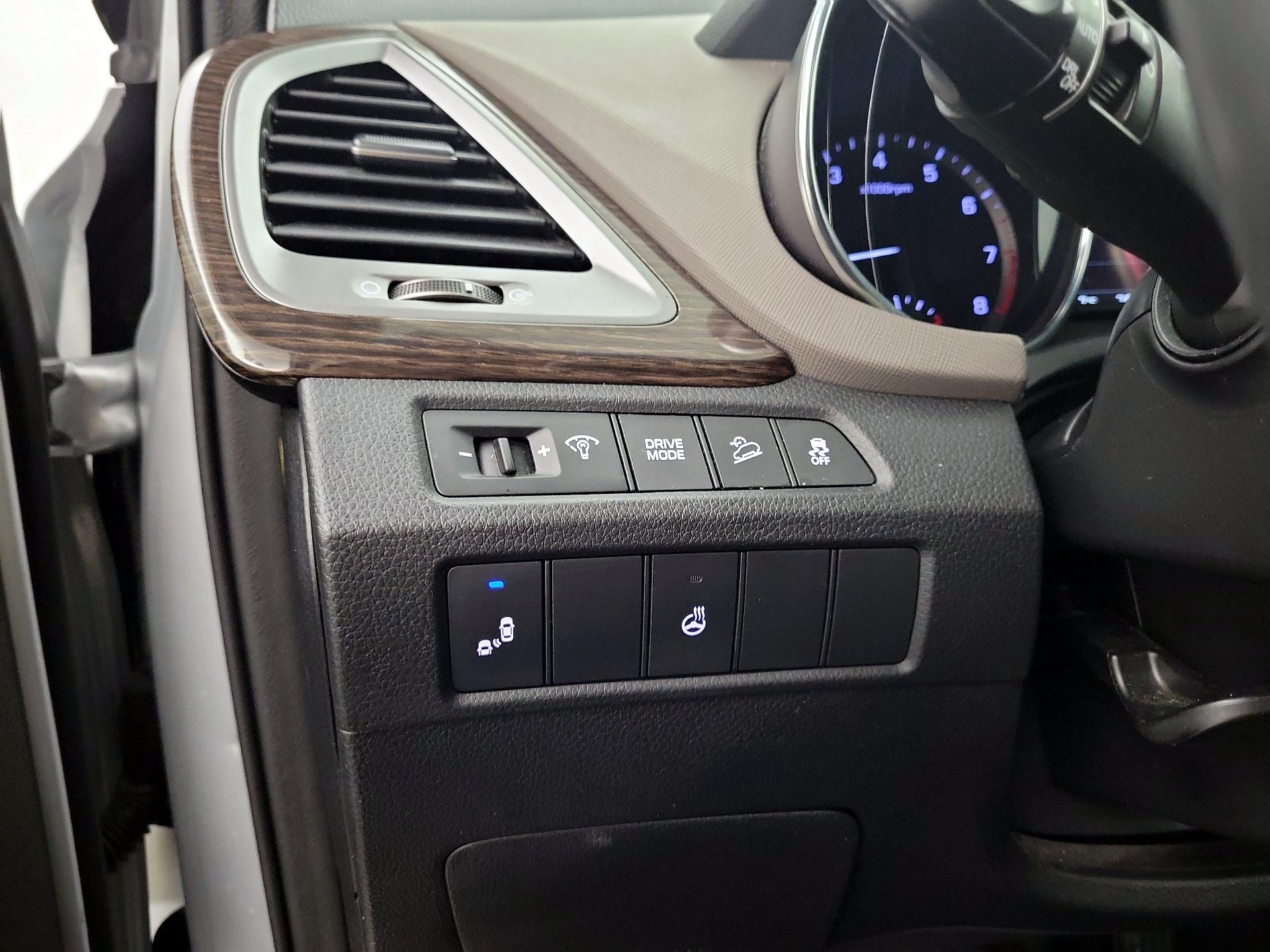 Thumbnail: 2017 Hyundai Santa Fe - 11