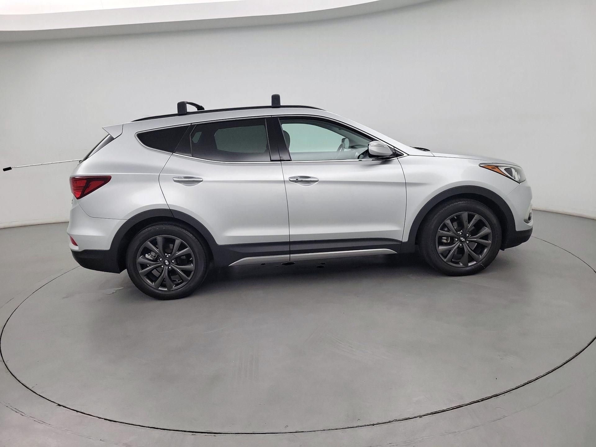 Thumbnail: 2017 Hyundai Santa Fe - 4