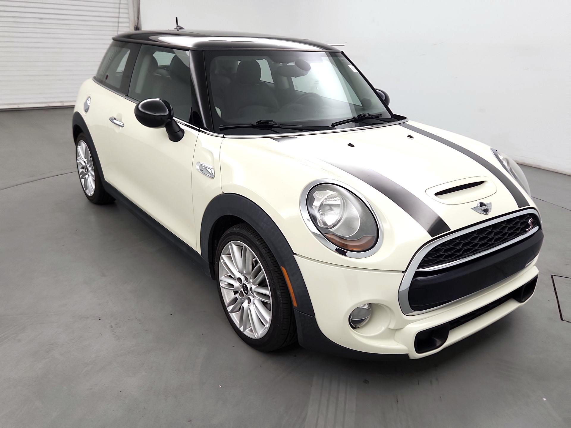 Thumbnail: 2017 MINI Cooper Hardtop - 1
