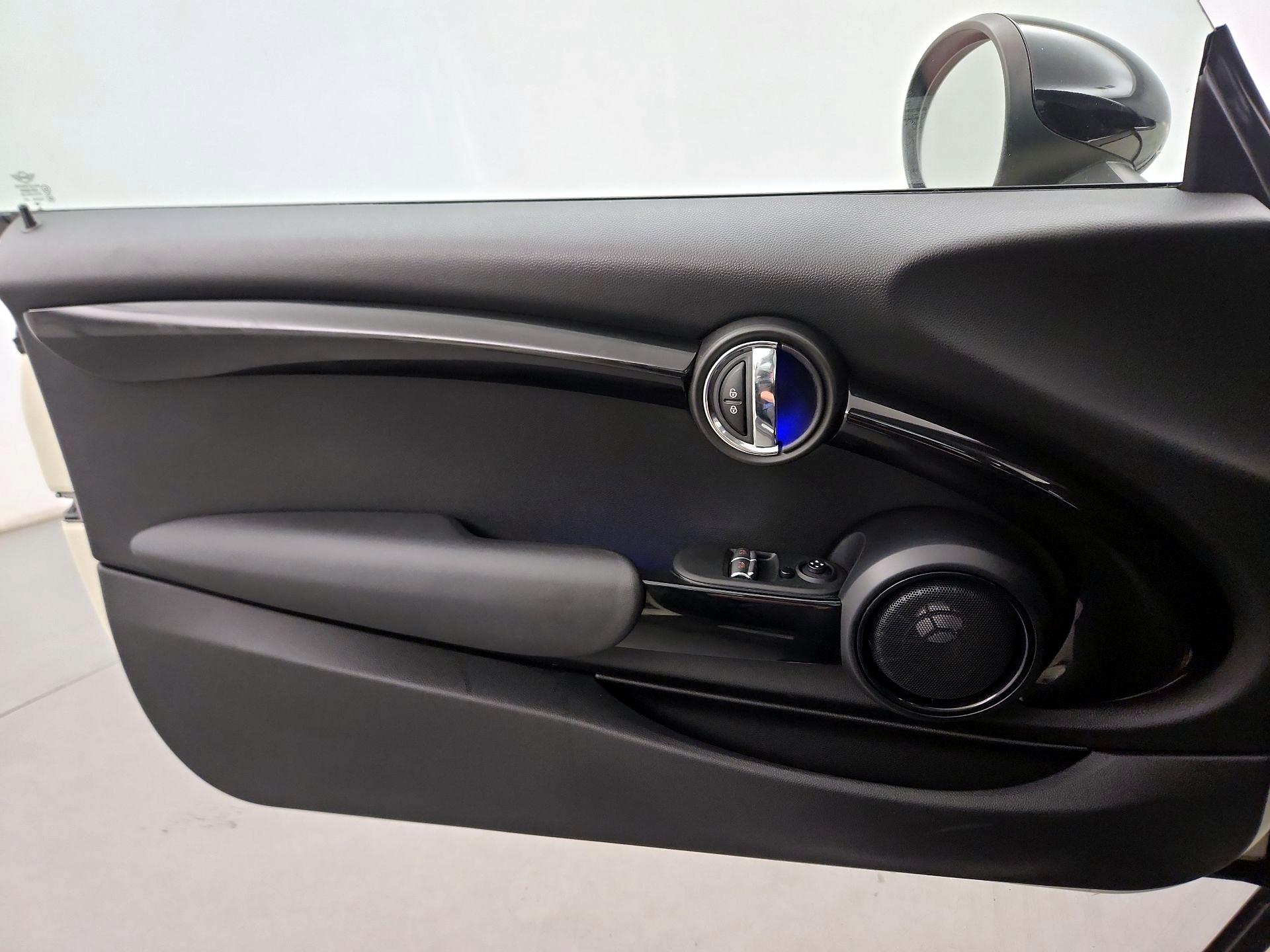 Thumbnail: 2017 MINI Cooper Hardtop - 10