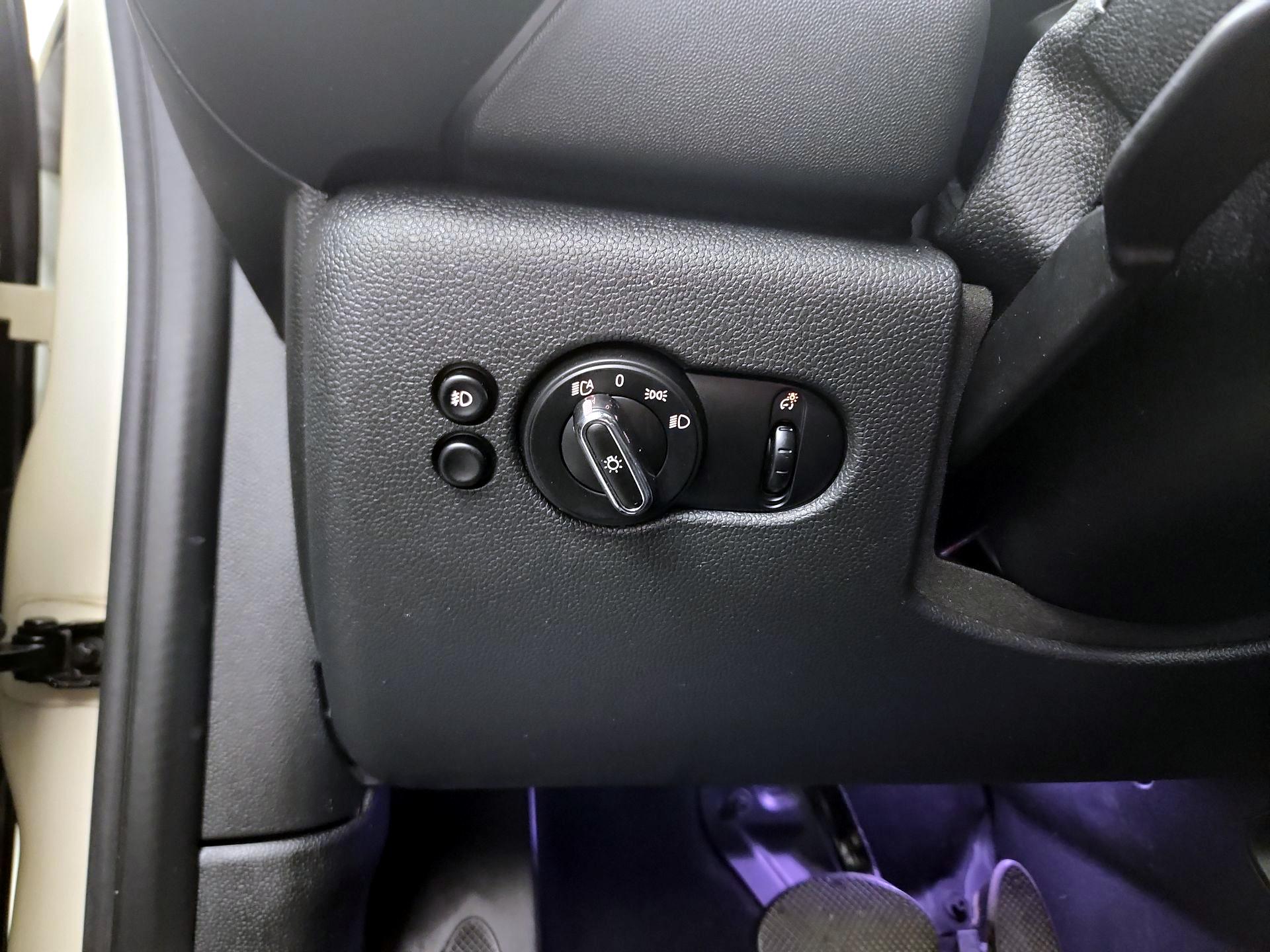 Thumbnail: 2017 MINI Cooper Hardtop - 11