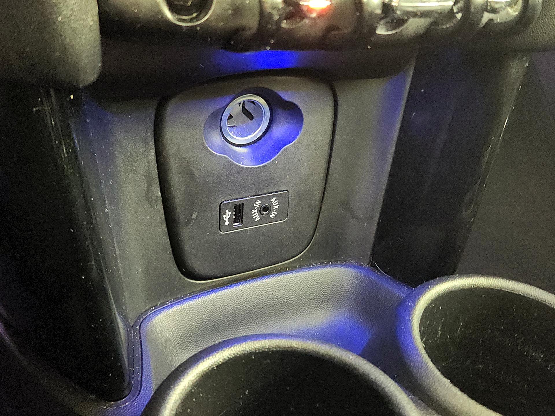 Thumbnail: 2017 MINI Cooper Hardtop - 15