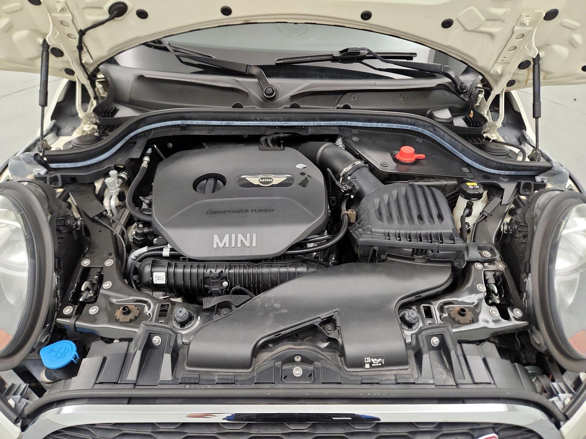 Thumbnail: 2017 MINI Cooper Hardtop - 19