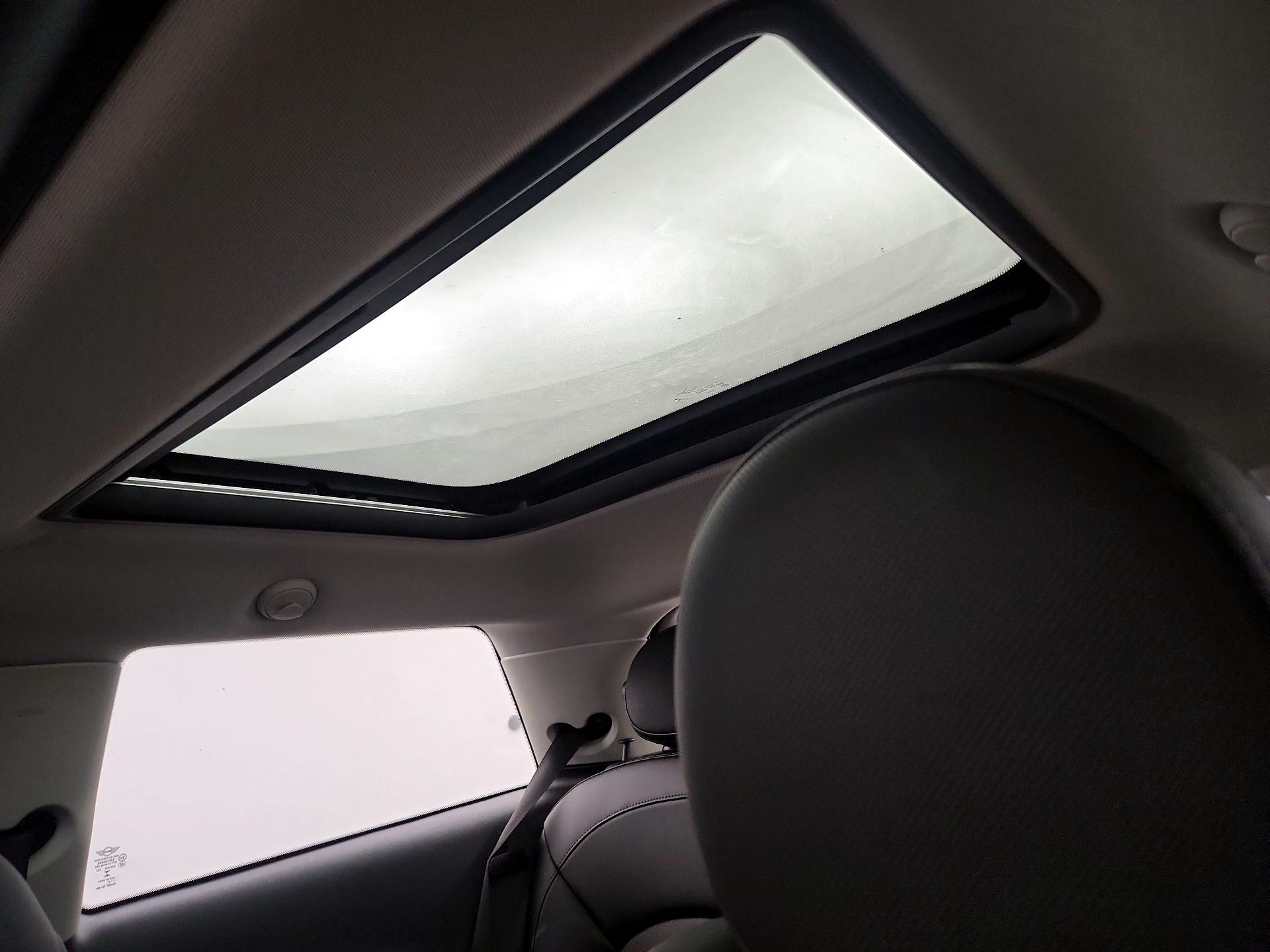 Thumbnail: 2017 MINI Cooper Hardtop - 20