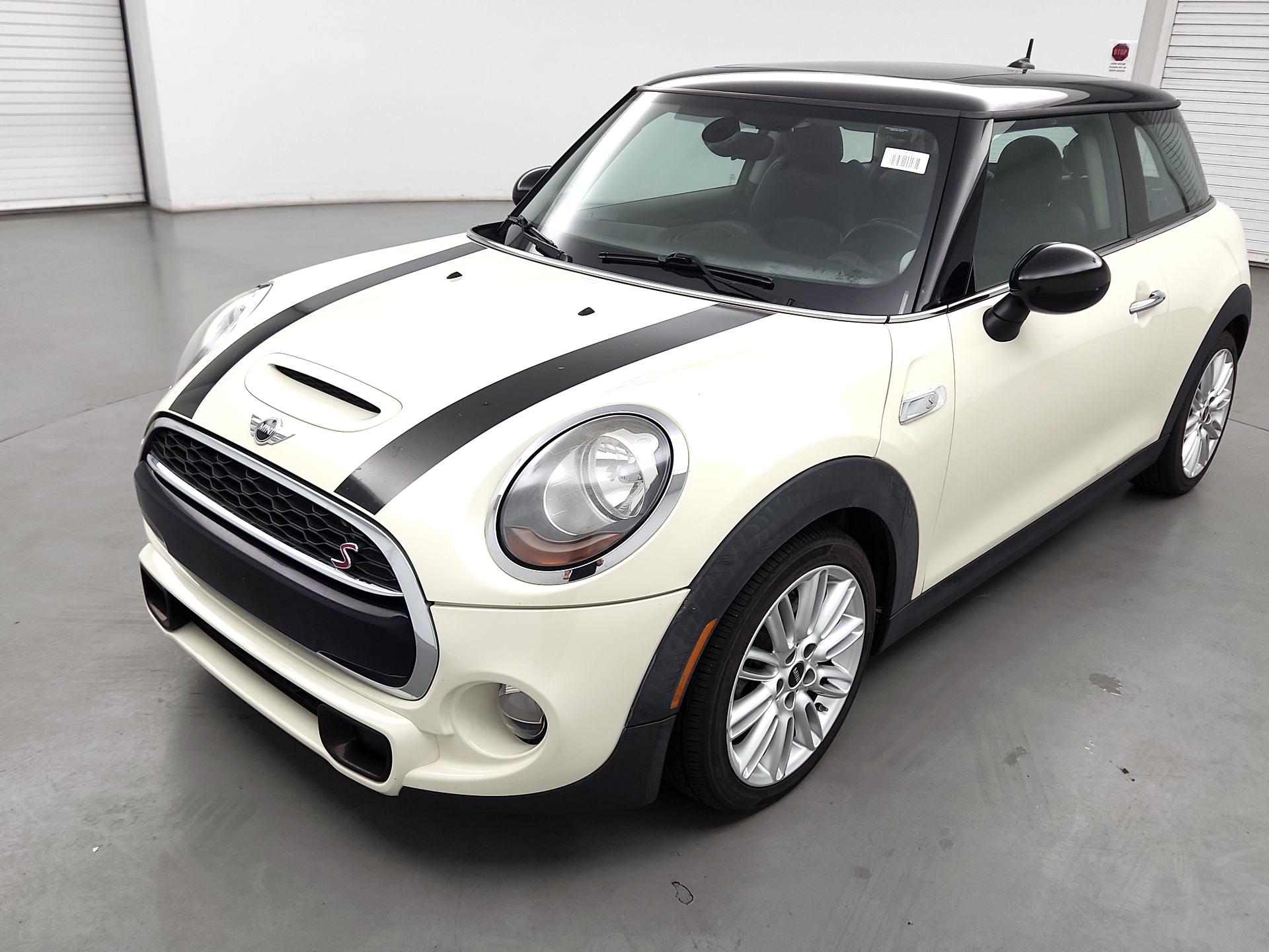 Thumbnail: 2017 MINI Cooper Hardtop - 3