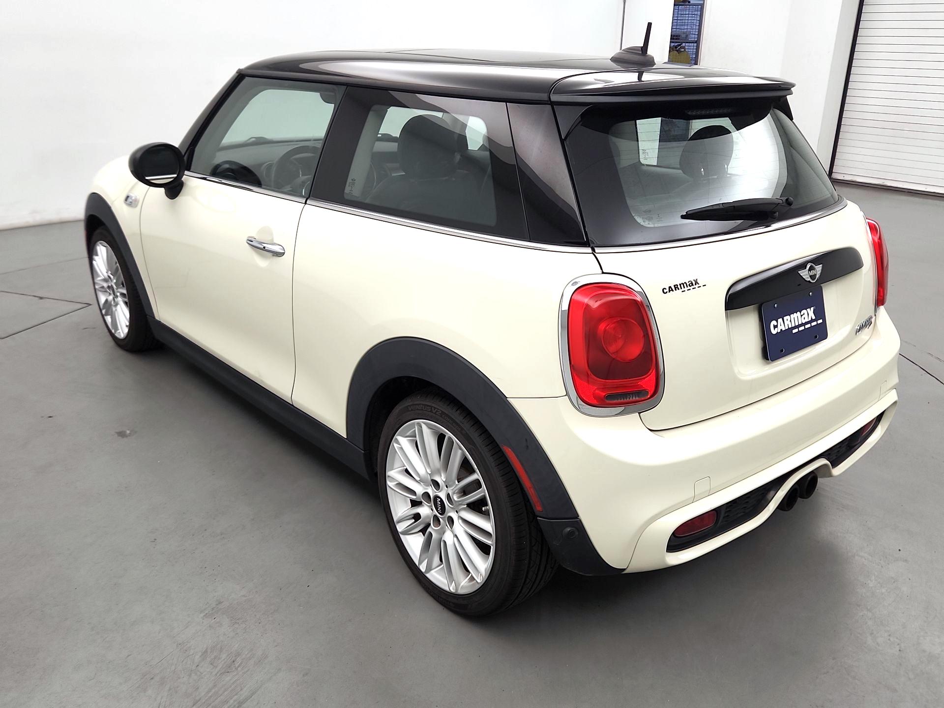 Thumbnail: 2017 MINI Cooper Hardtop - 7