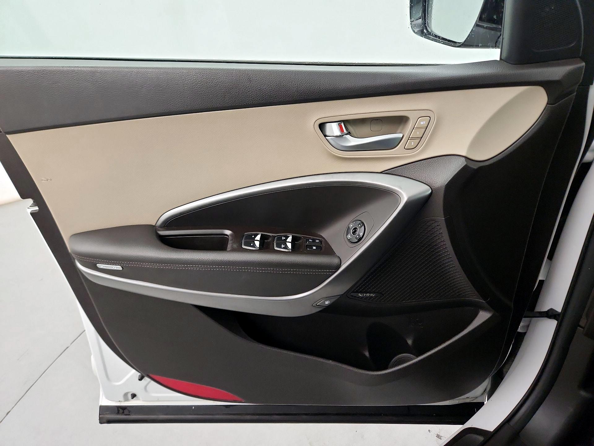 Thumbnail: 2018 Hyundai Santa Fe - 10