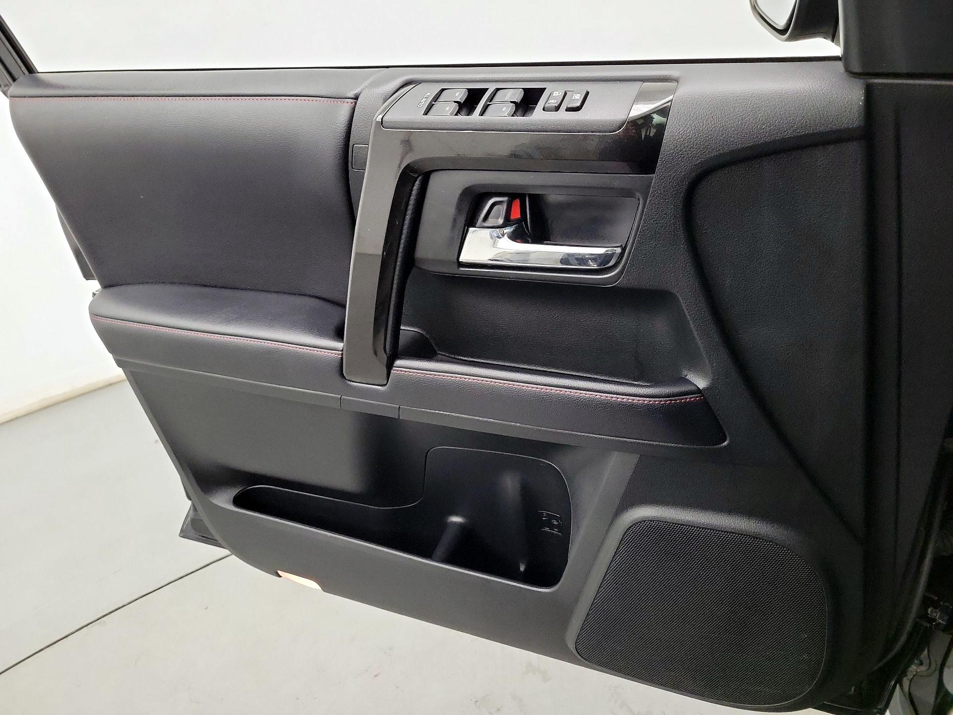 Thumbnail: 2019 Toyota 4Runner - 12