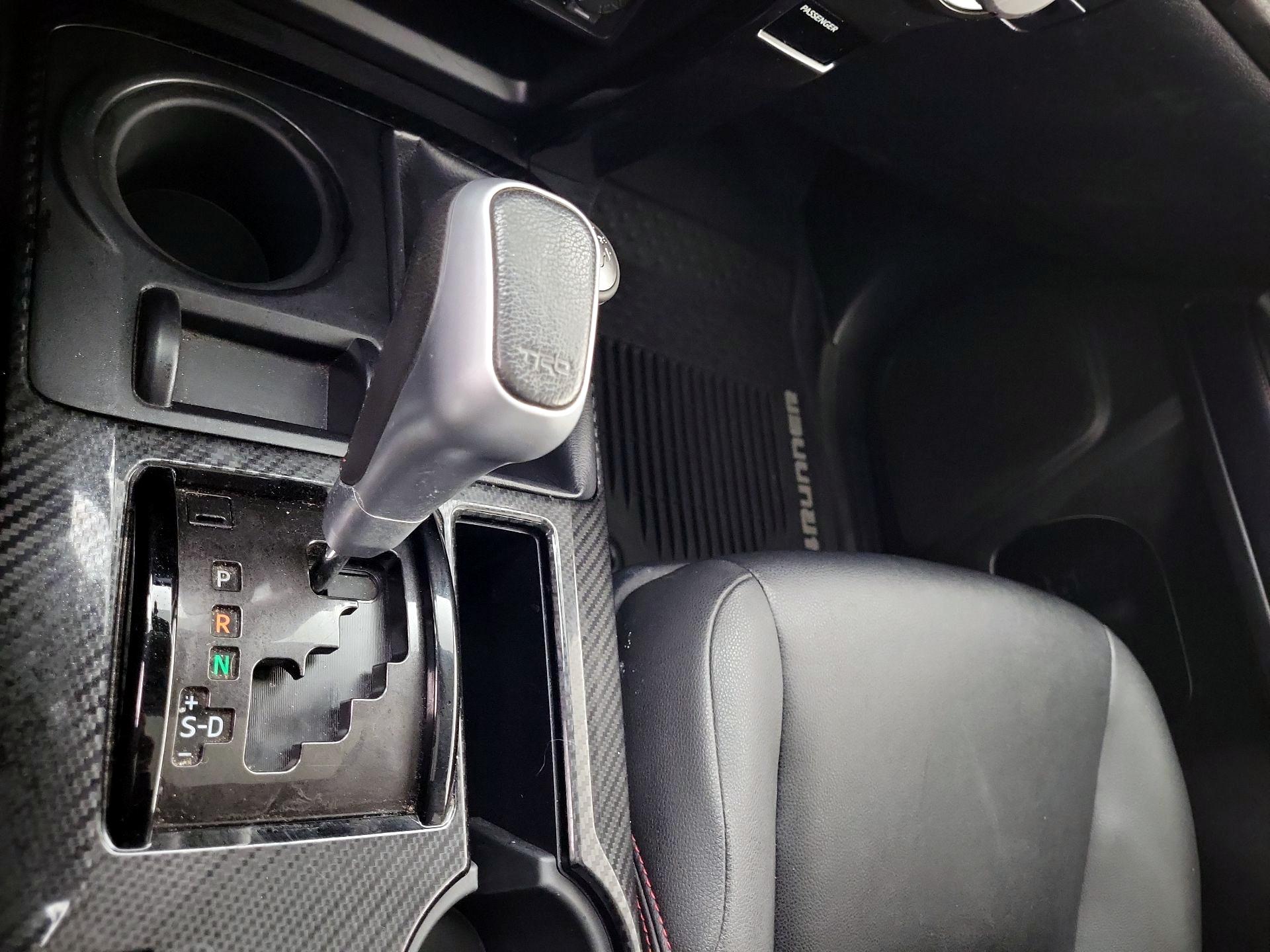 Thumbnail: 2019 Toyota 4Runner - 18