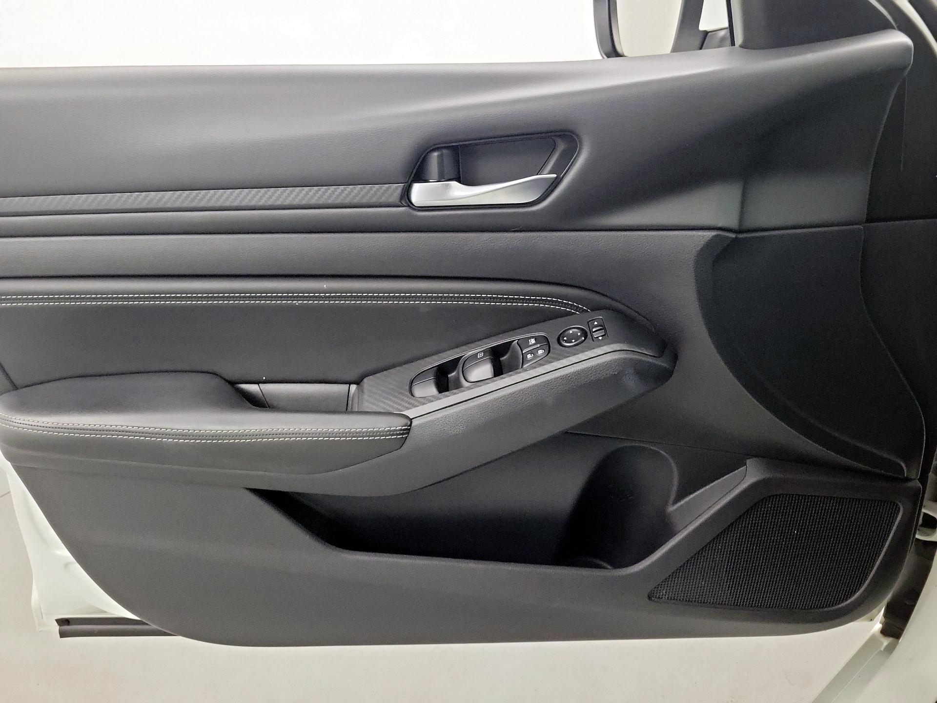 Thumbnail: 2020 Nissan Altima - 10