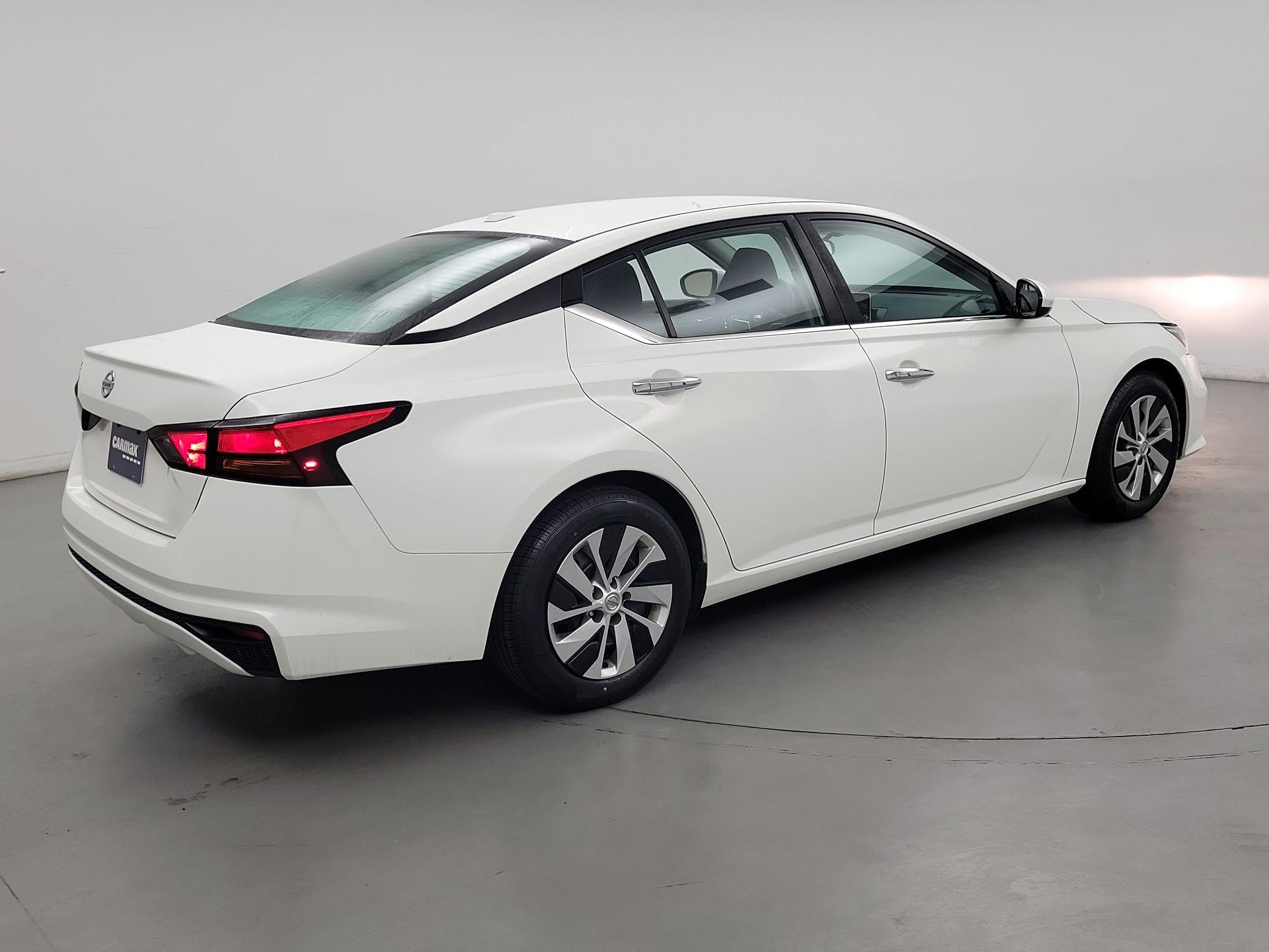 Thumbnail: 2020 Nissan Altima - 5